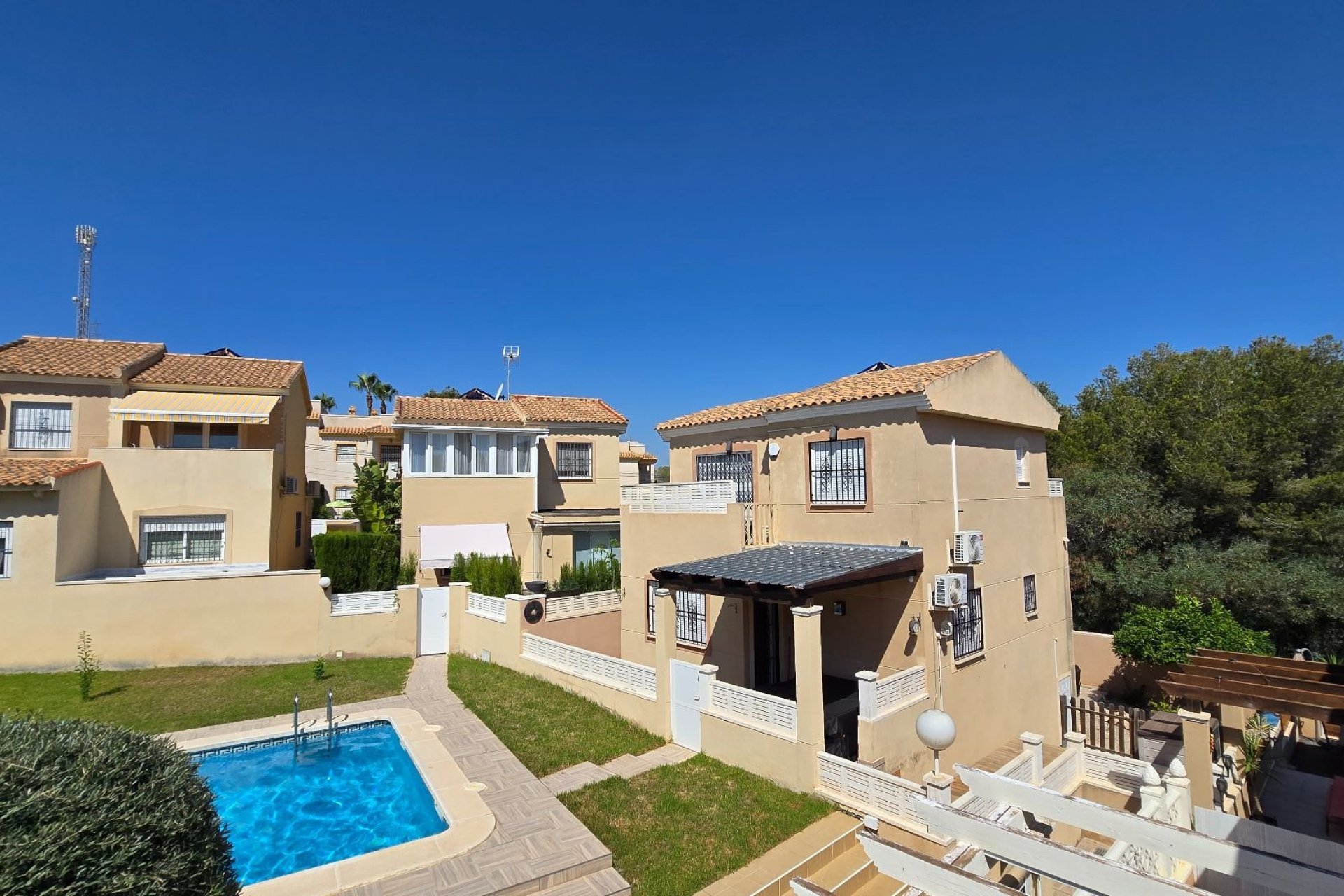 Revente - Villa -
Orihuela Costa - Costa Blanca