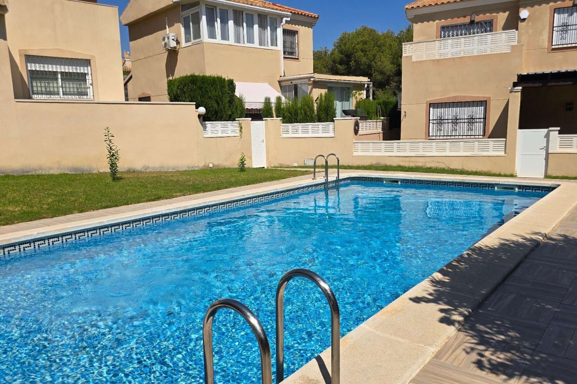 Revente - Villa -
Orihuela Costa - Costa Blanca