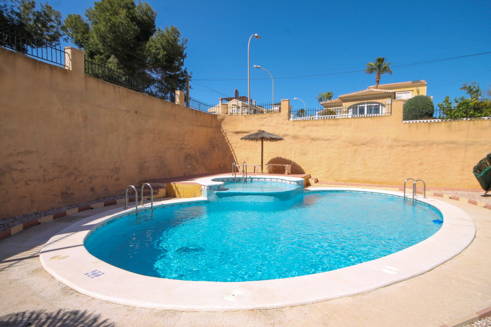 Revente - Villa -
Orihuela Costa - Costa Blanca