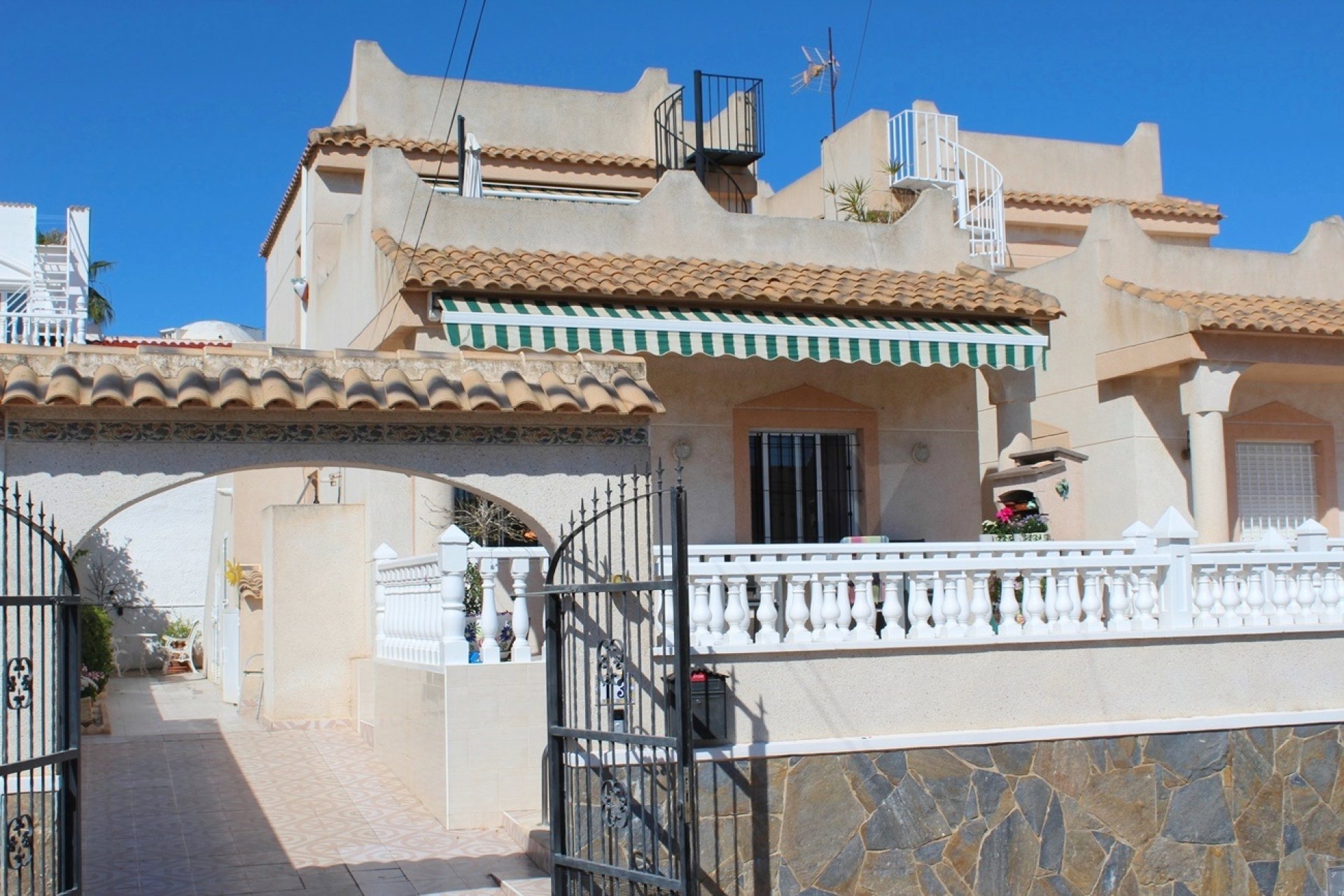 Revente - Villa -
Orihuela Costa - Costa Blanca