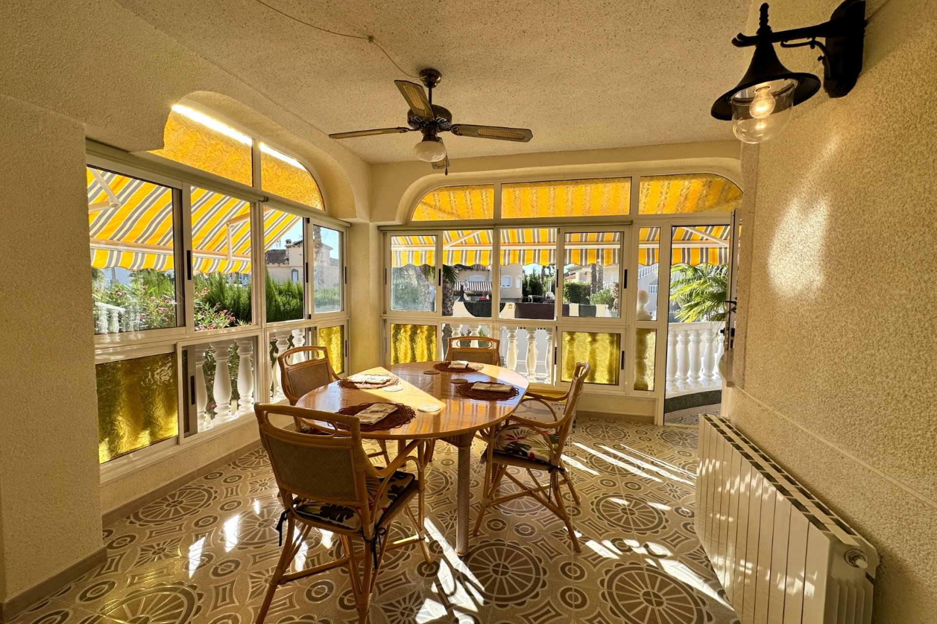 Revente - Villa -
Orihuela - Inland