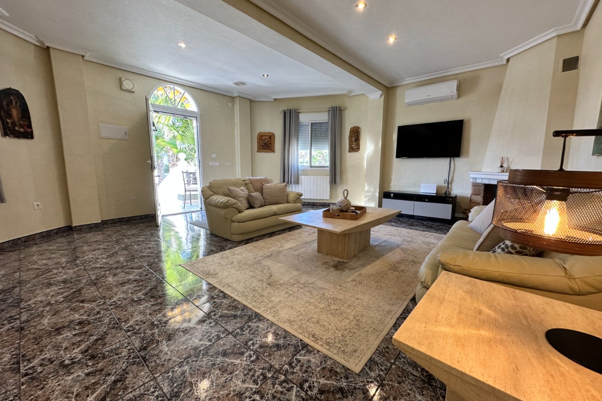 Revente - Villa -
Orihuela - Inland