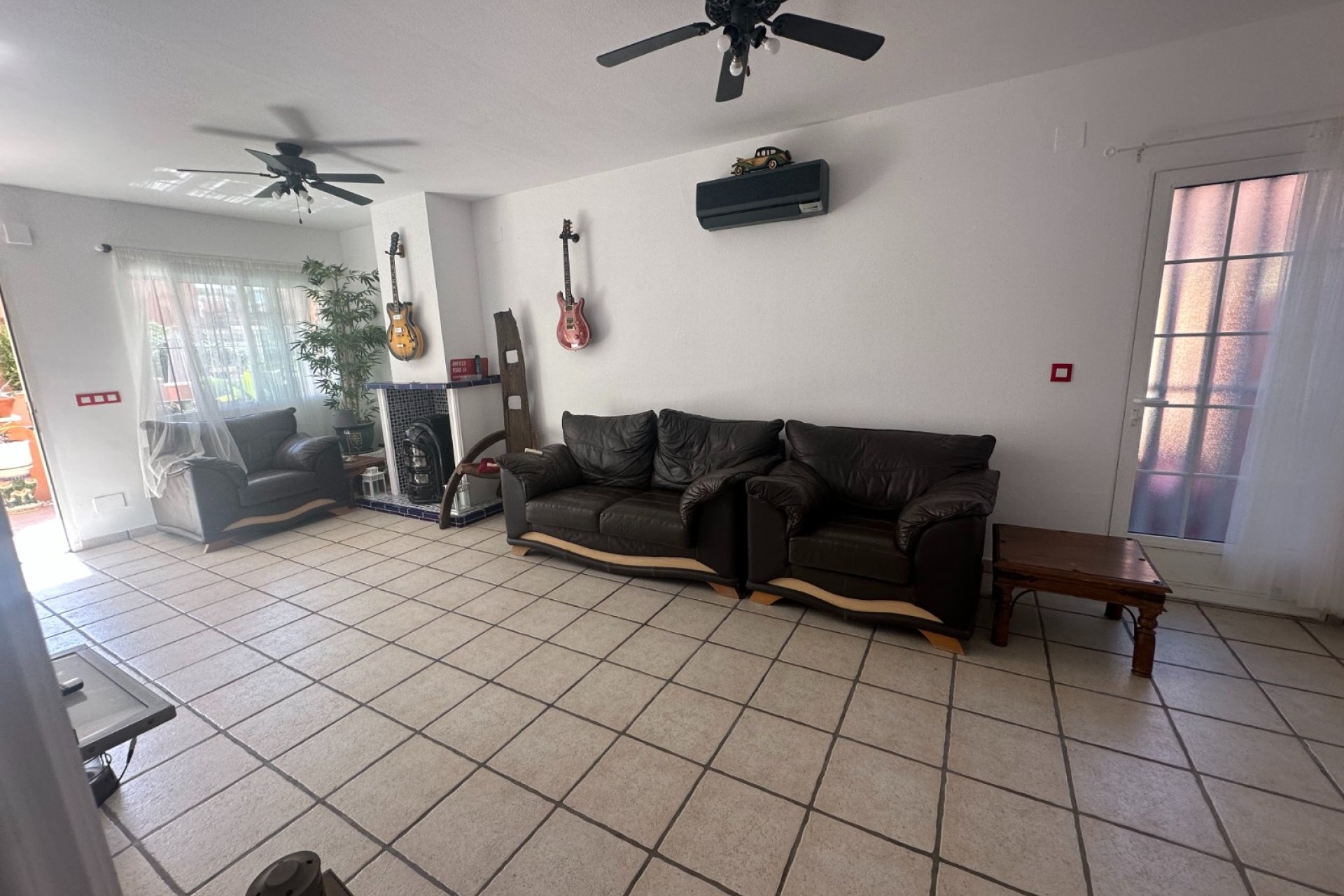 Revente - Villa -
Orihuela - Inland
