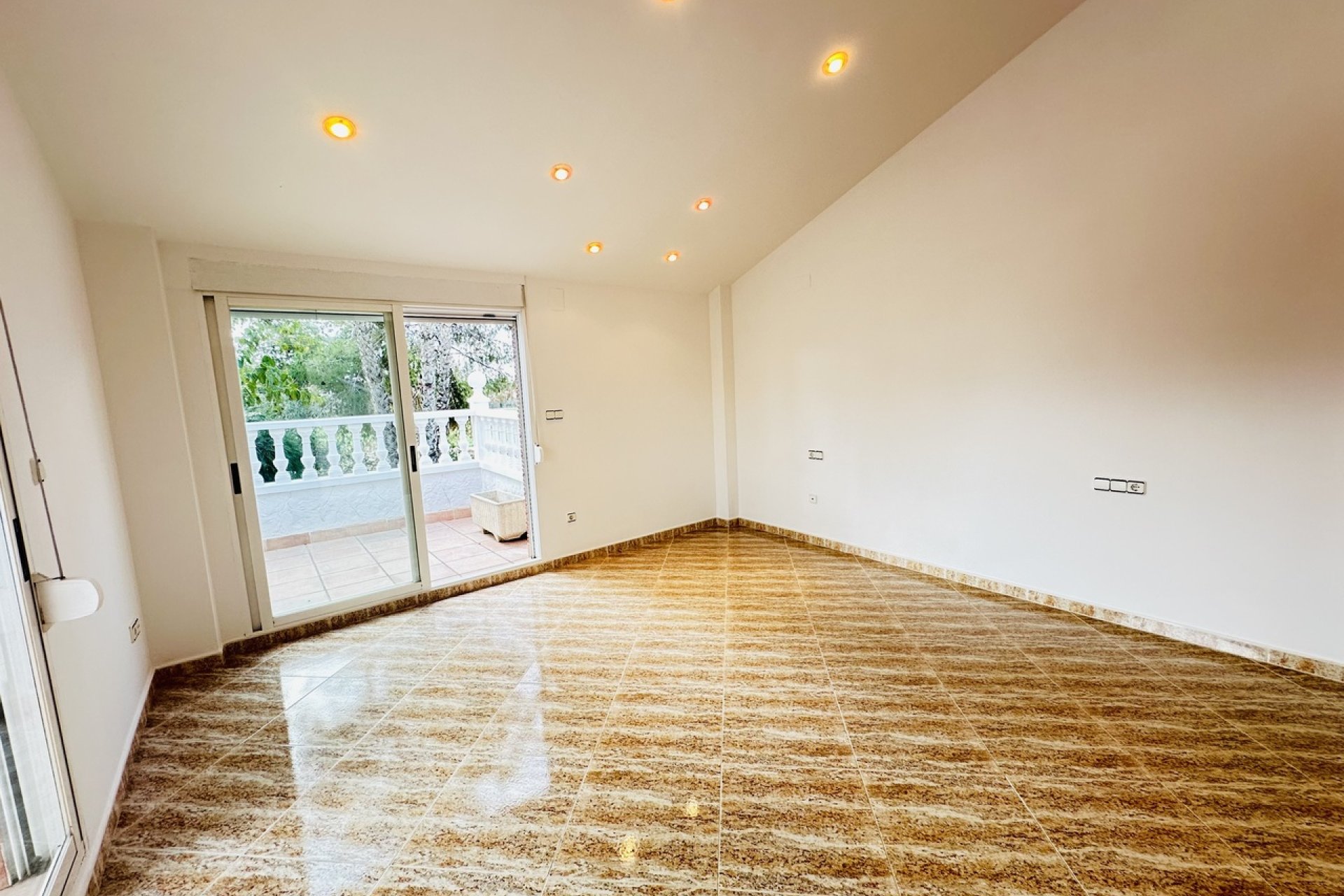 Revente - Villa -
Orihuela - Inland