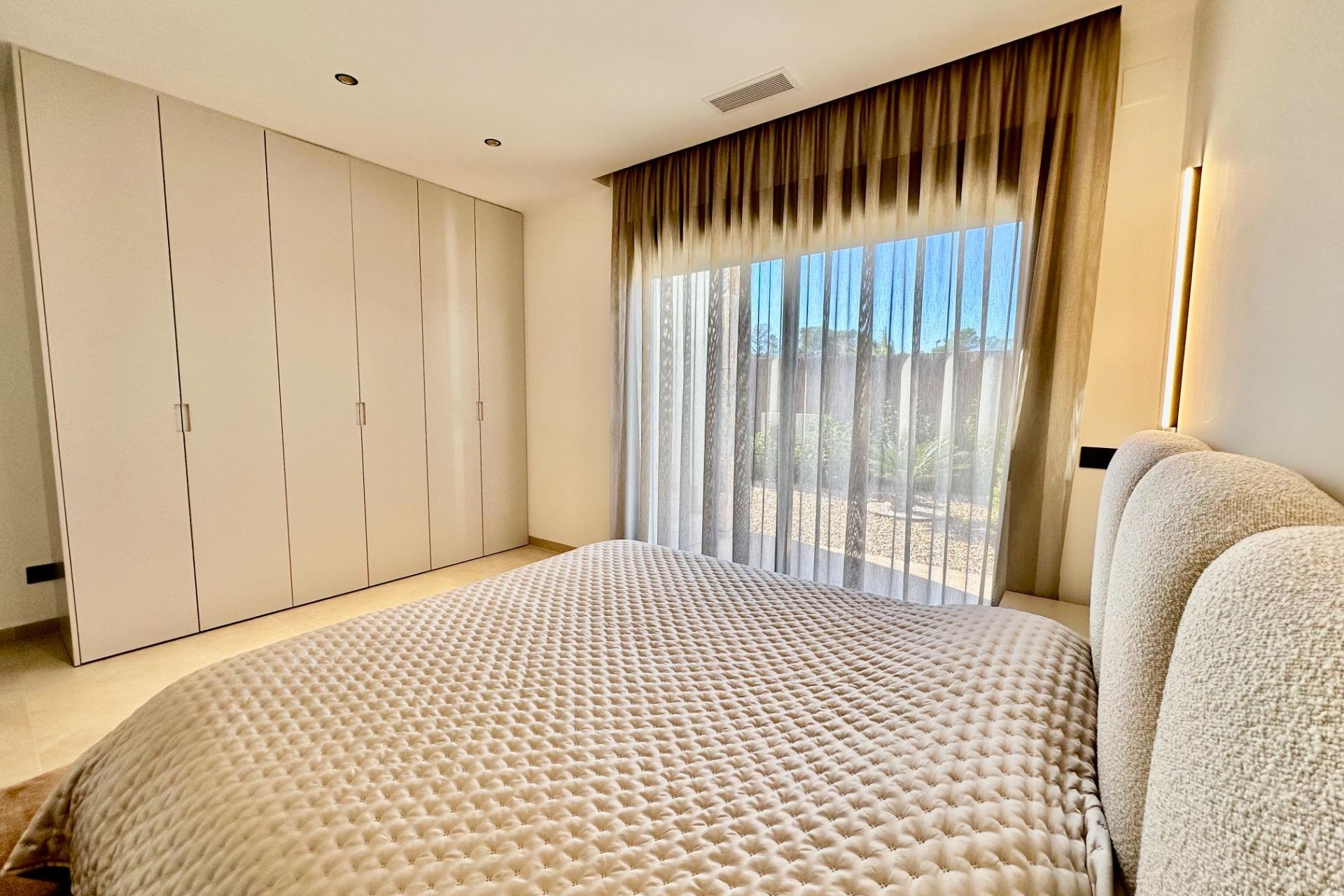 Revente - Villa -
Orihuela - Las Colinas Golf