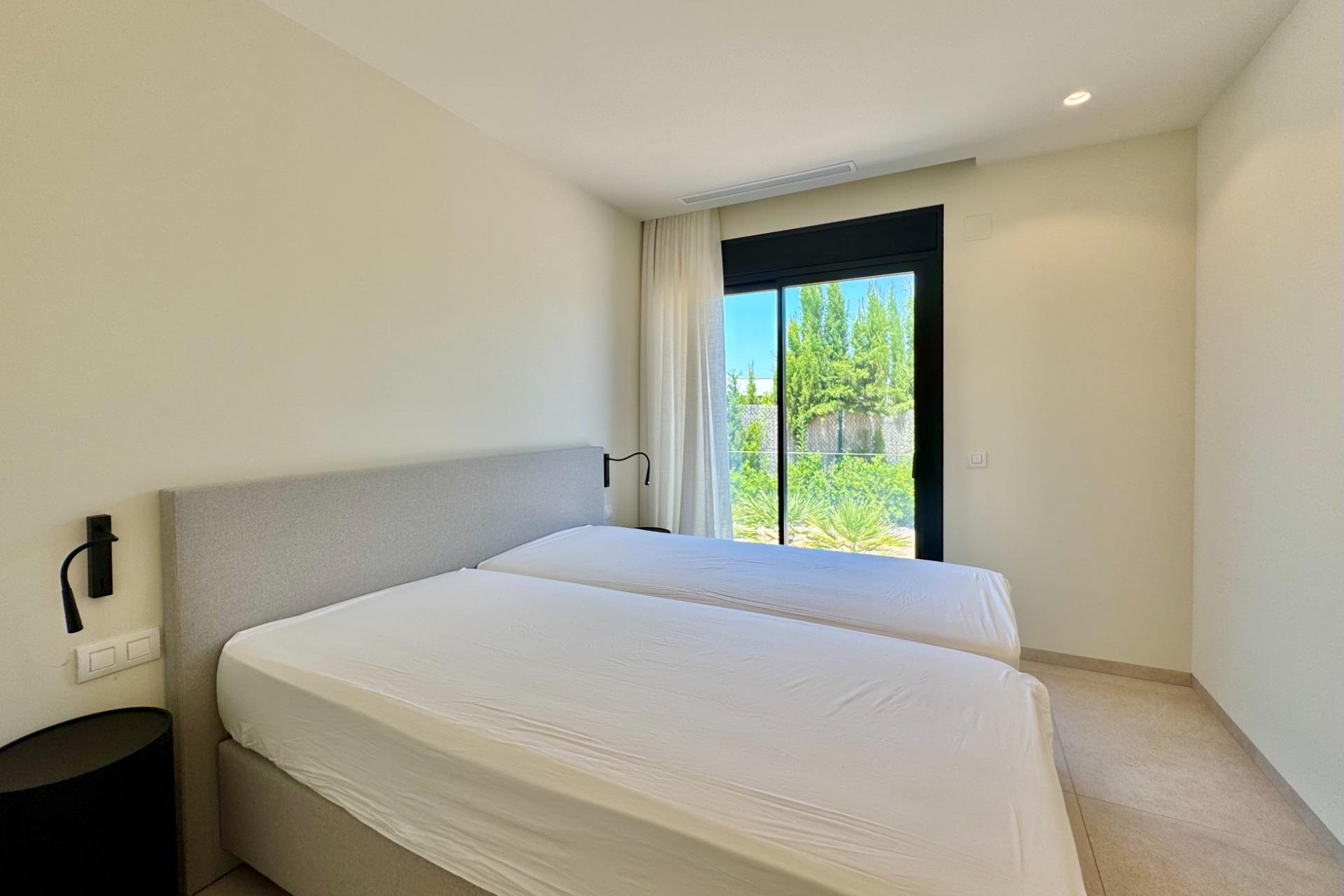 Revente - Villa -
Orihuela - Las Colinas Golf