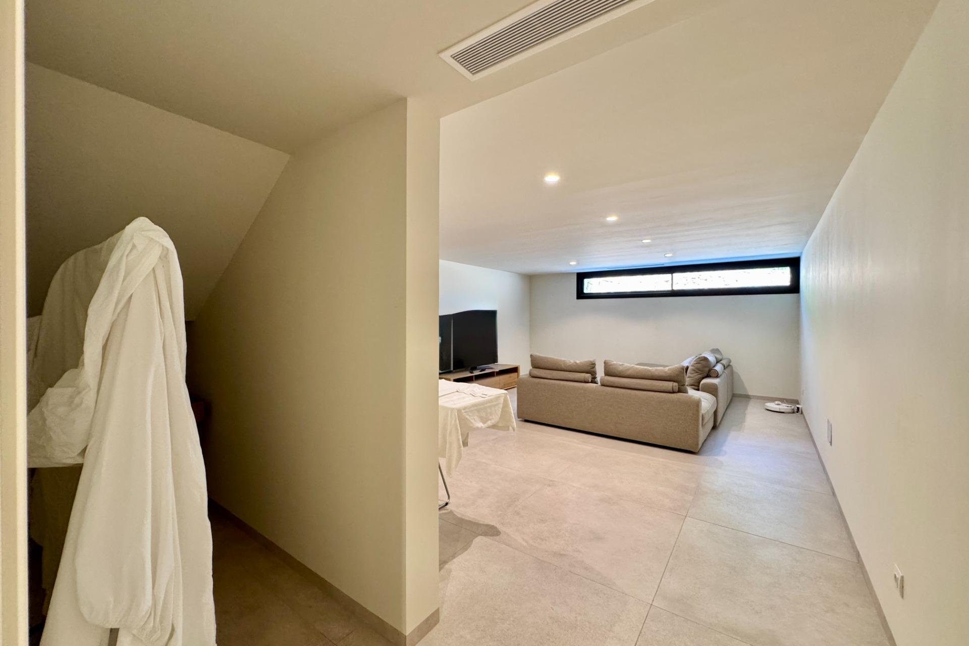 Revente - Villa -
Orihuela - Las Colinas Golf