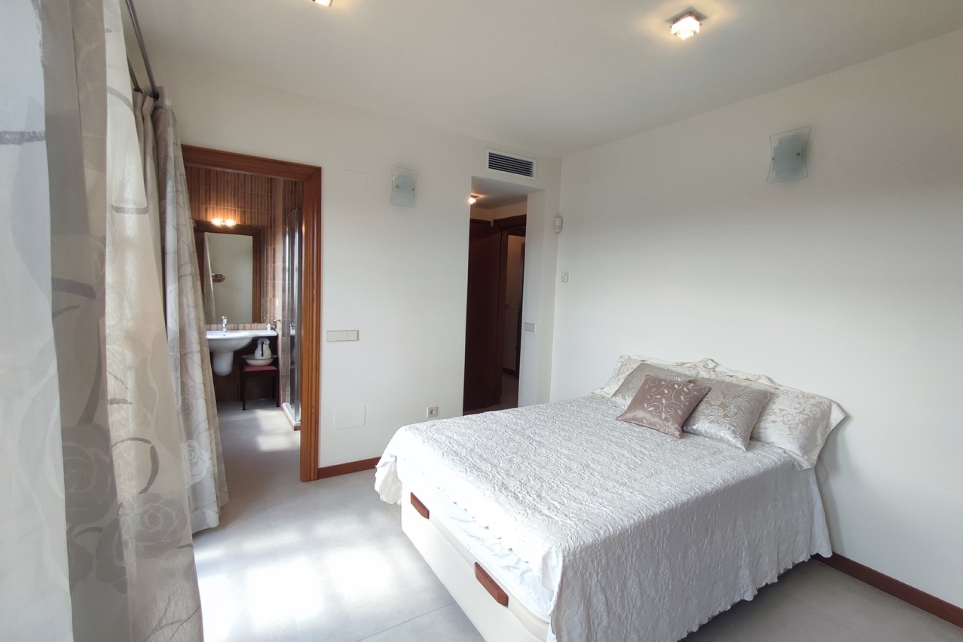 Revente - Villa -
Peraleja Golf - Inland