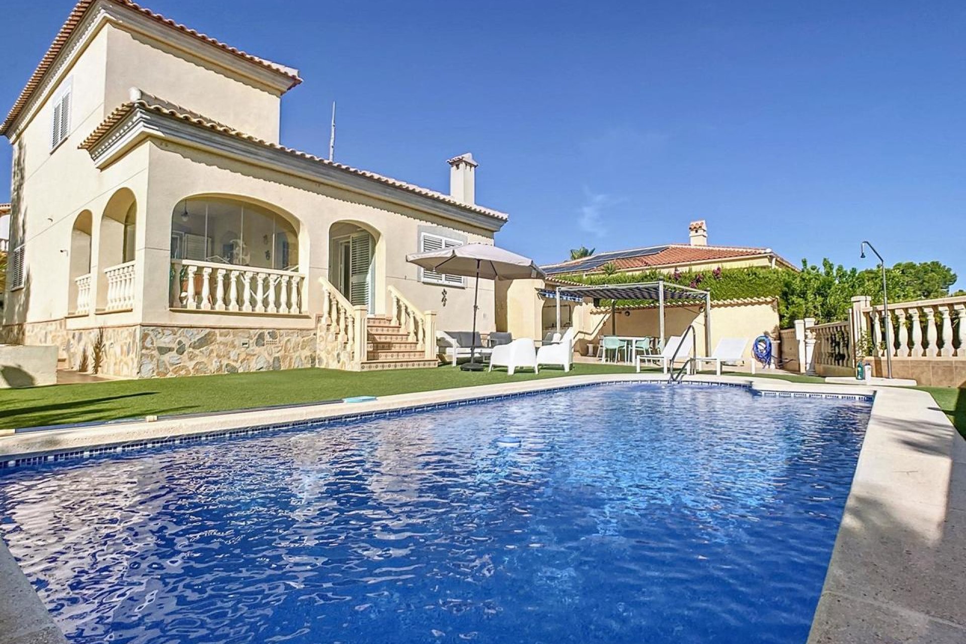 Revente - Villa -
Pinar de Campoverde - Inland