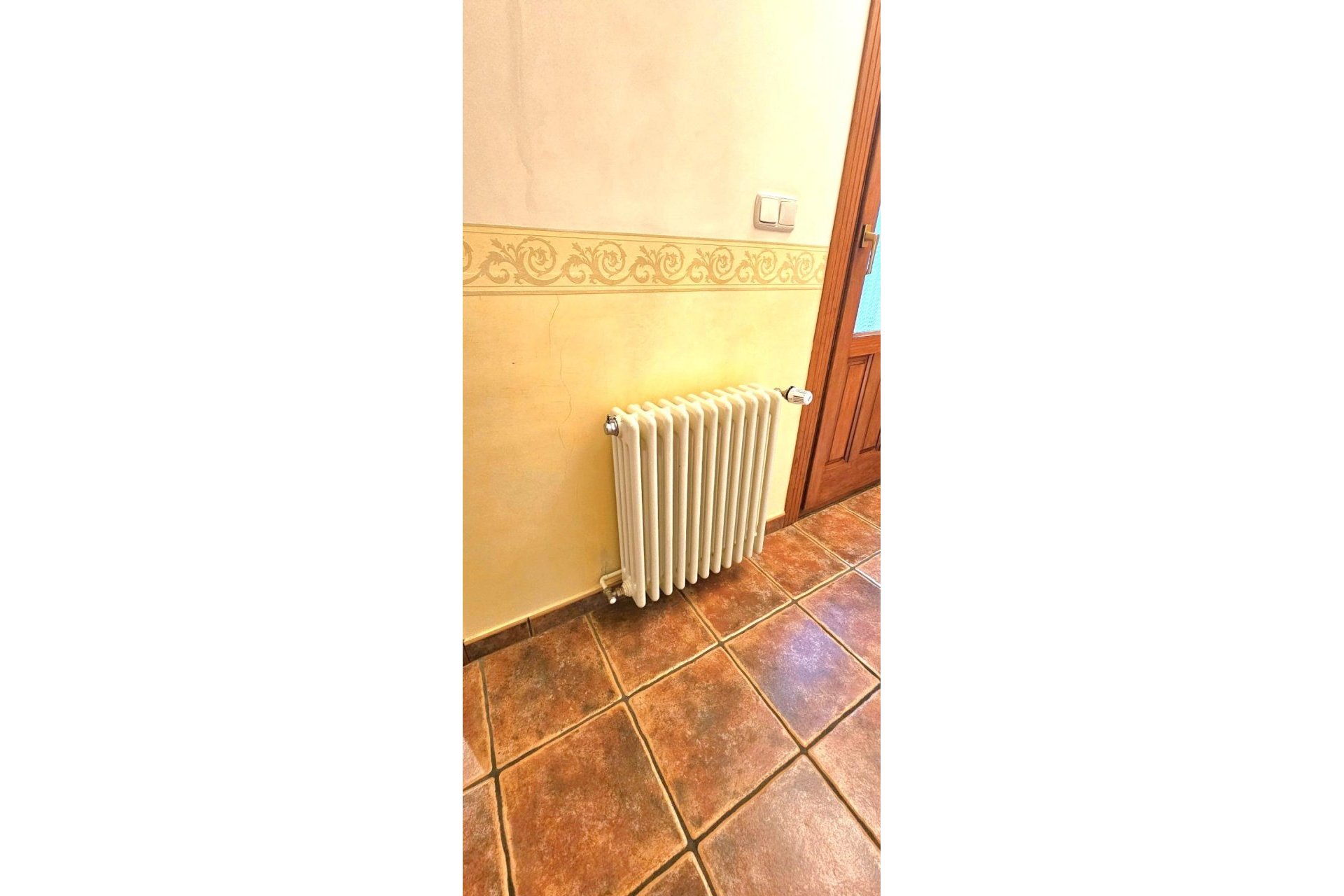 Revente - Villa -
Pinoso - Centro