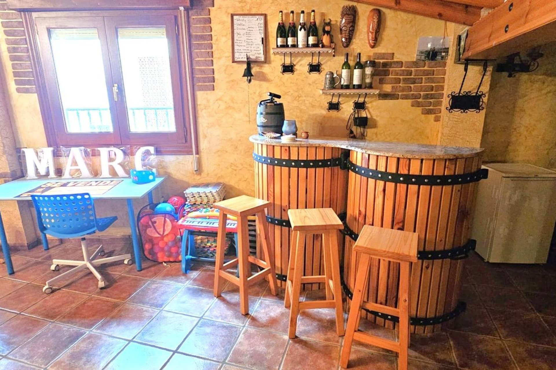 Revente - Villa -
Pinoso - Centro