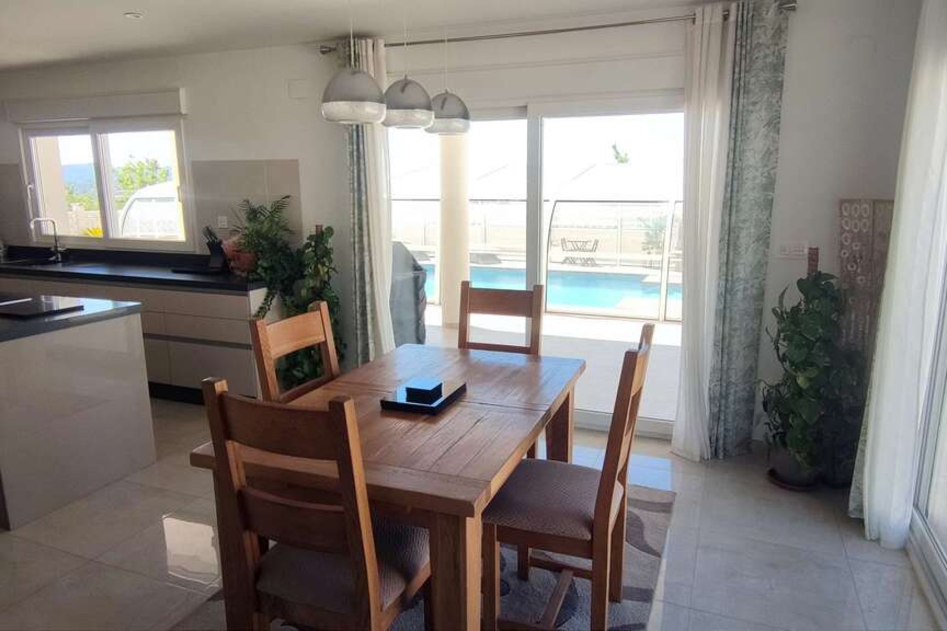 Revente - Villa -
Pinoso - Inland