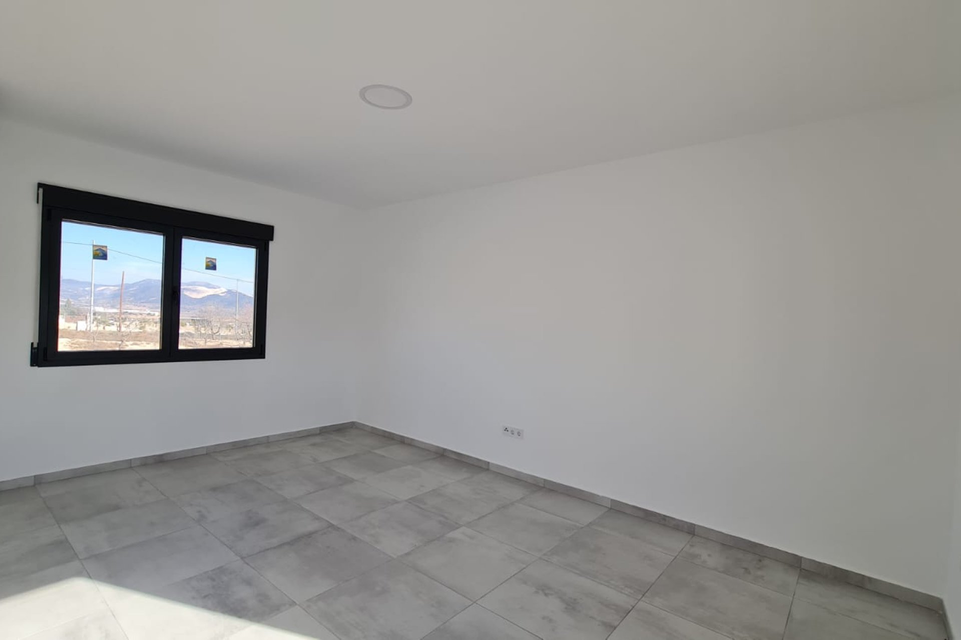 Revente - Villa -
Pinoso - Inland
