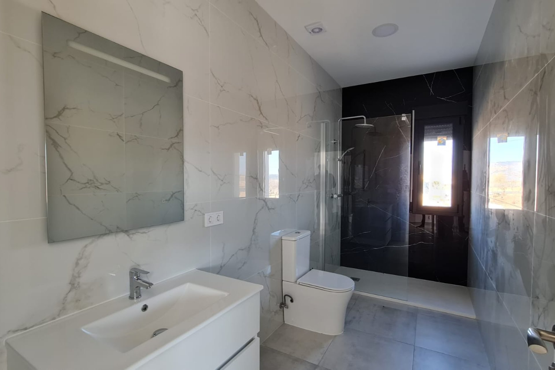 Revente - Villa -
Pinoso - Inland