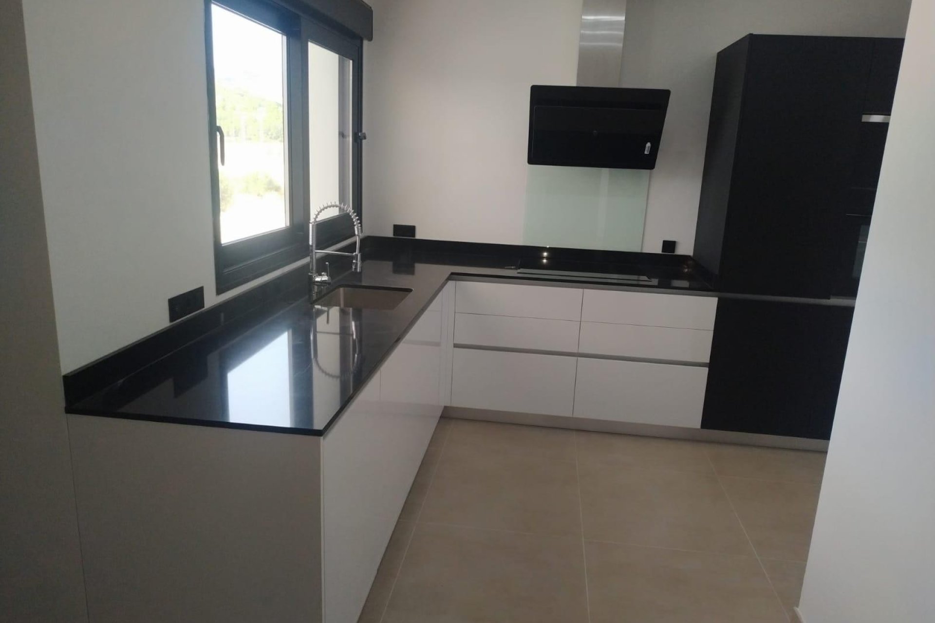 Revente - Villa -
Pinoso - Inland