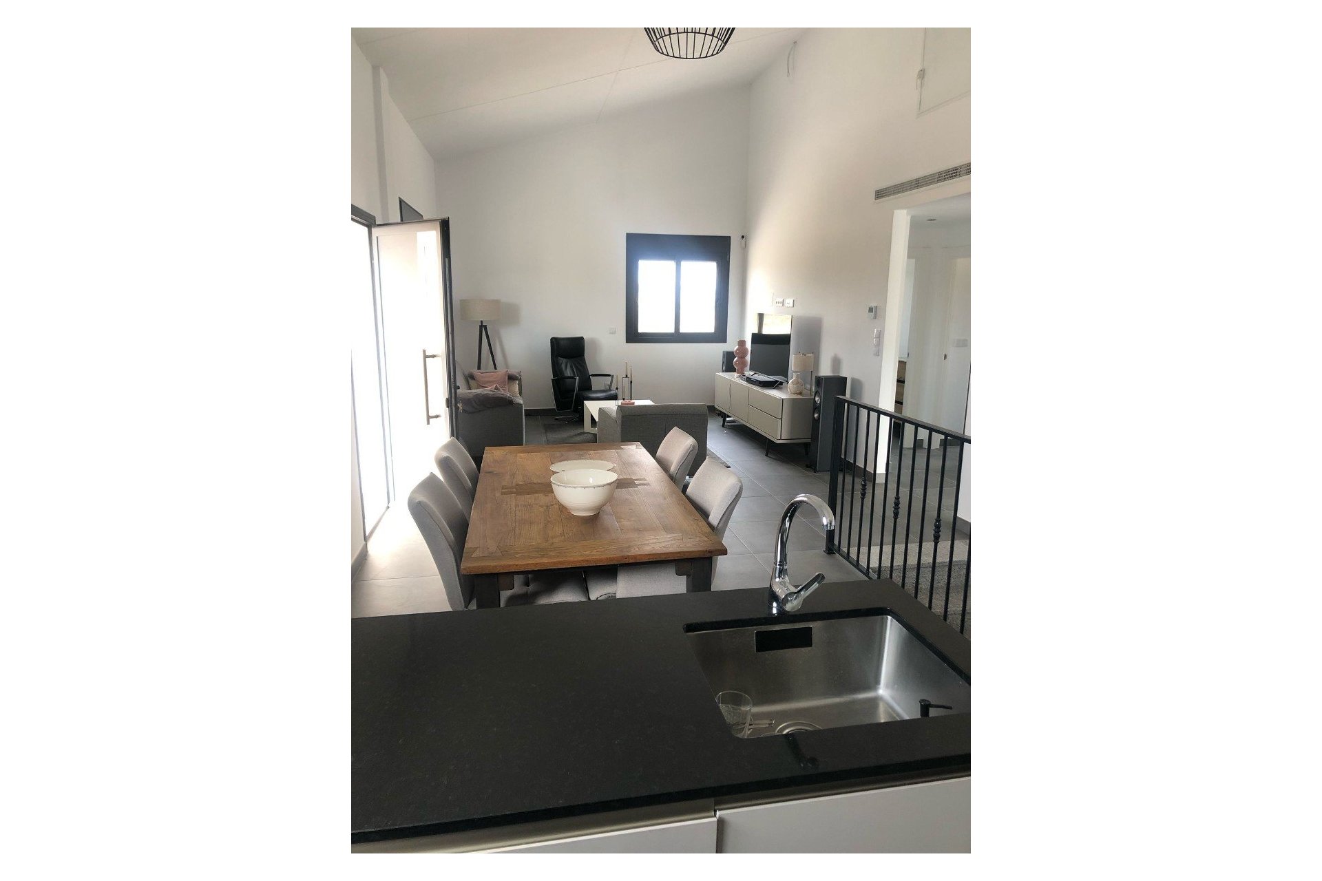 Revente - Villa -
Pinoso - Inland