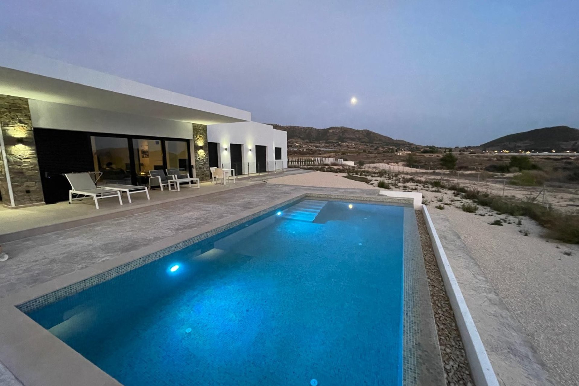 Revente - Villa -
Pinoso - Inland