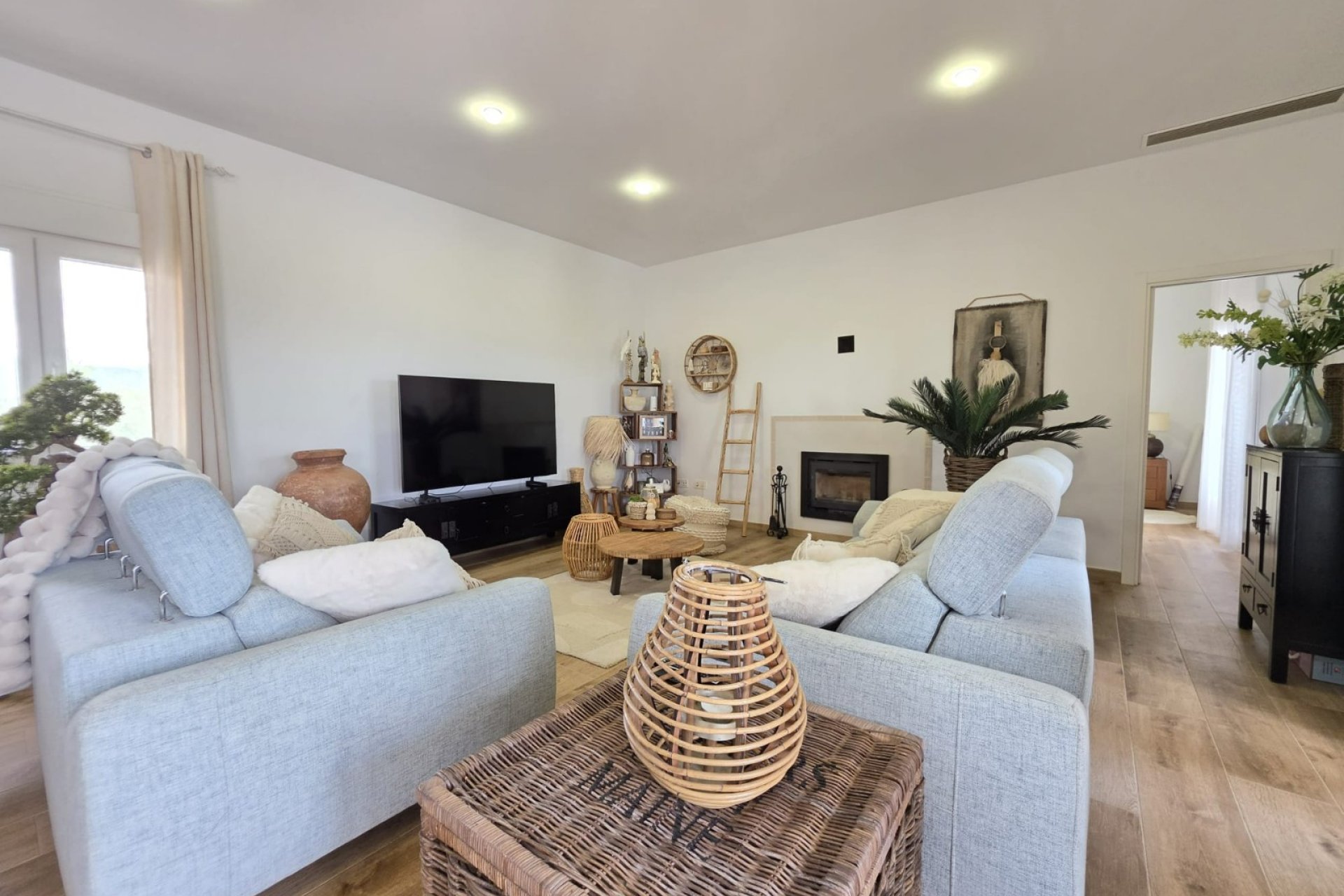 Revente - Villa -
Pinoso - Inland