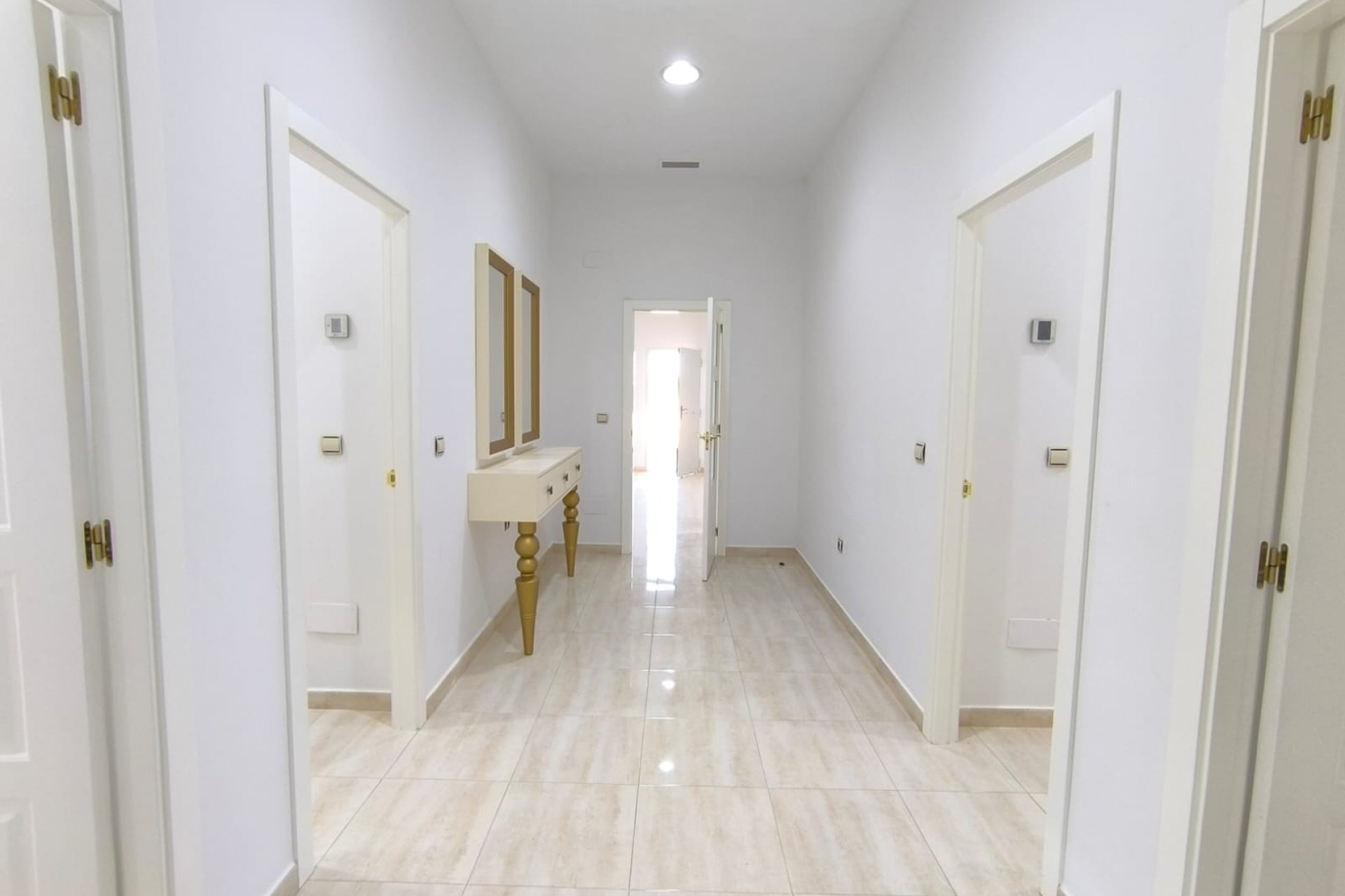 Revente - Villa -
Pinoso - Inland