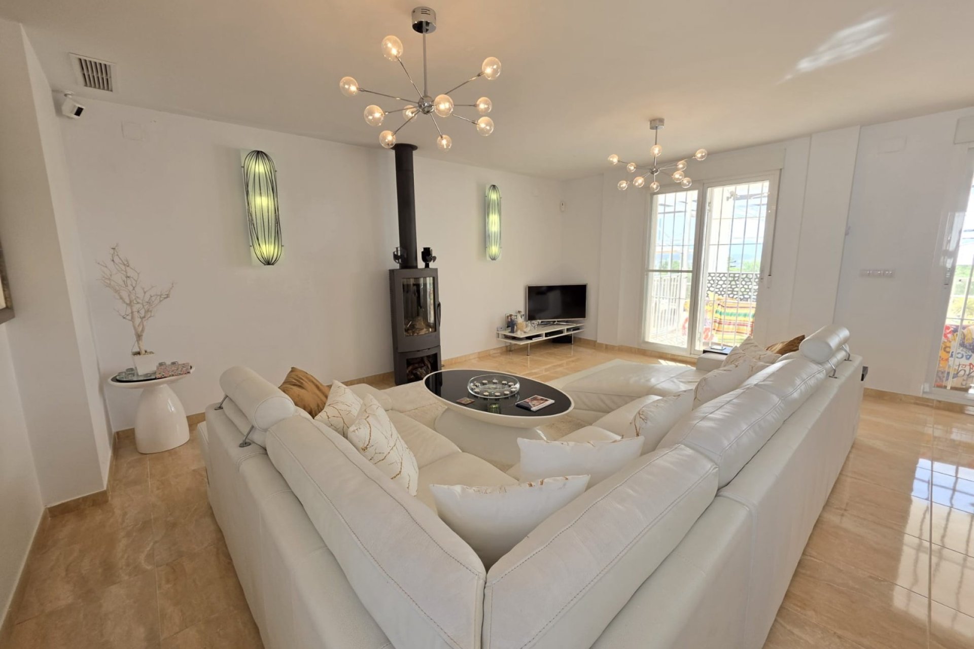 Revente - Villa -
Pinoso - Inland