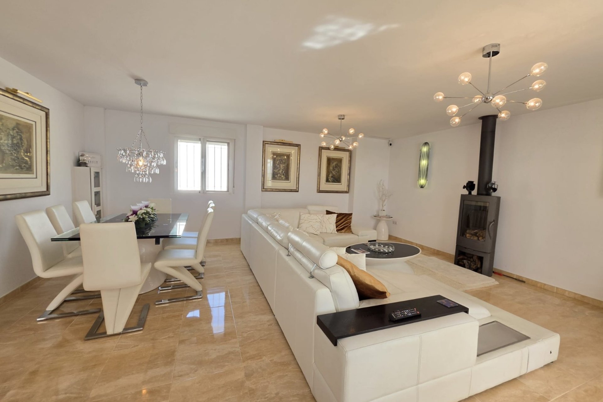 Revente - Villa -
Pinoso - Inland