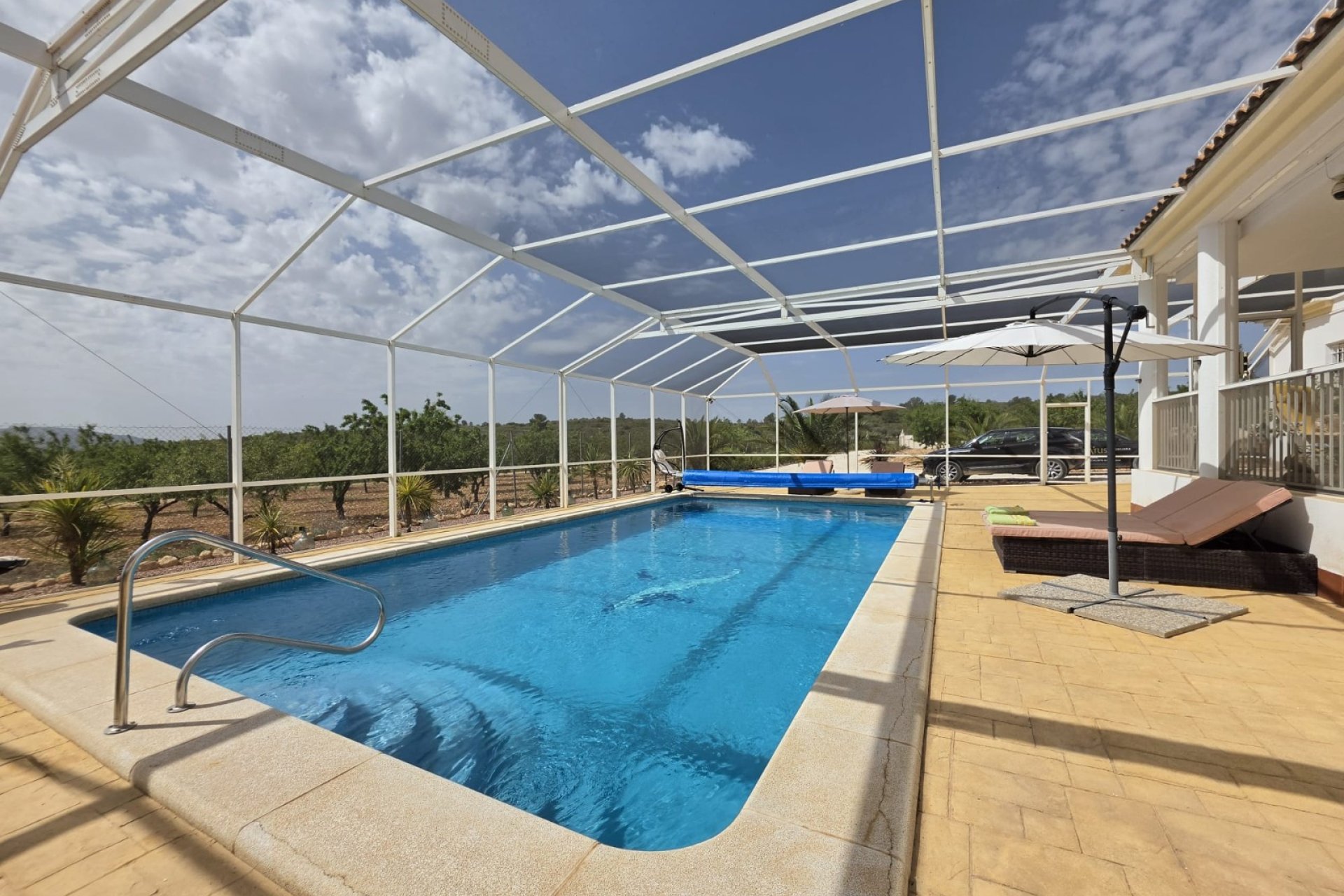Revente - Villa -
Pinoso - Inland