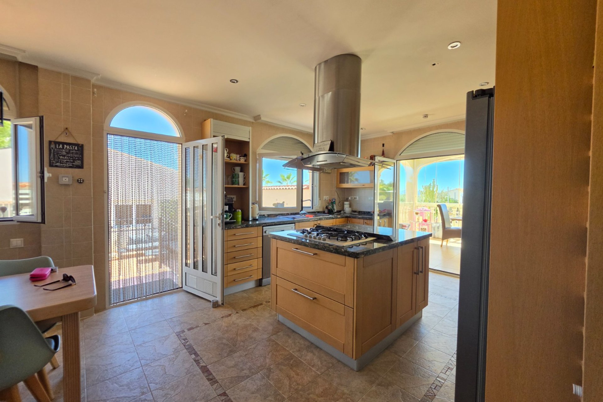 Revente - Villa -
Pinoso - Inland