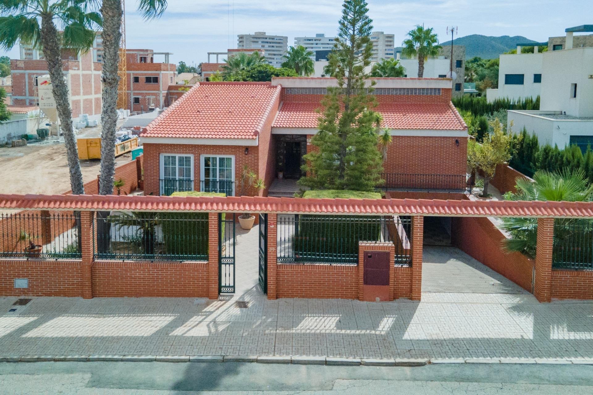 Revente - Villa -
Playa Honda - Costa Calida
