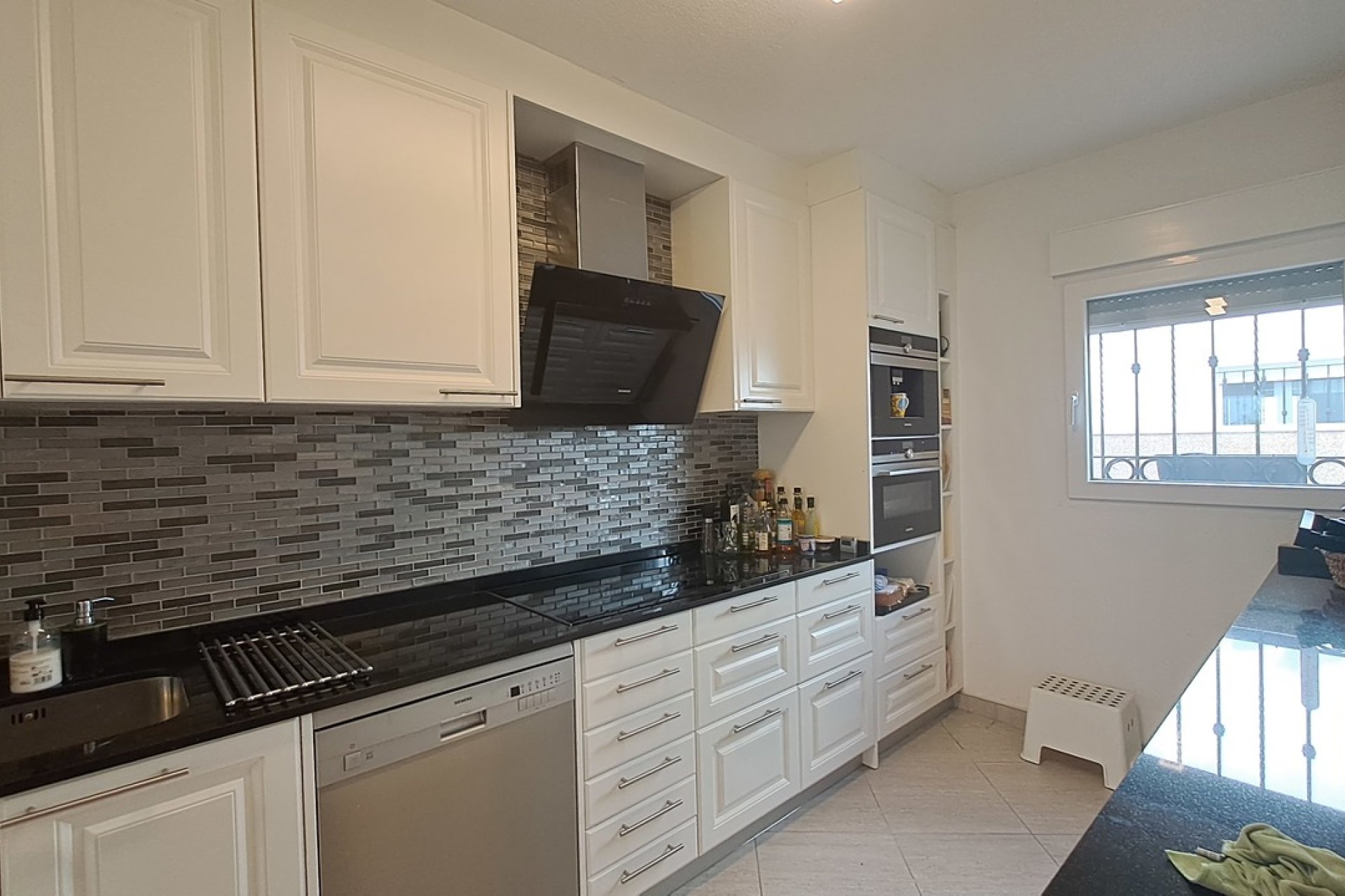 Revente - Villa -
Punta Prima - Costa Blanca