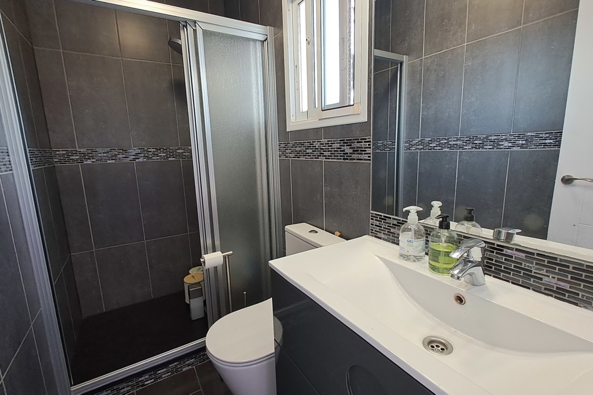 Revente - Villa -
Punta Prima - Costa Blanca