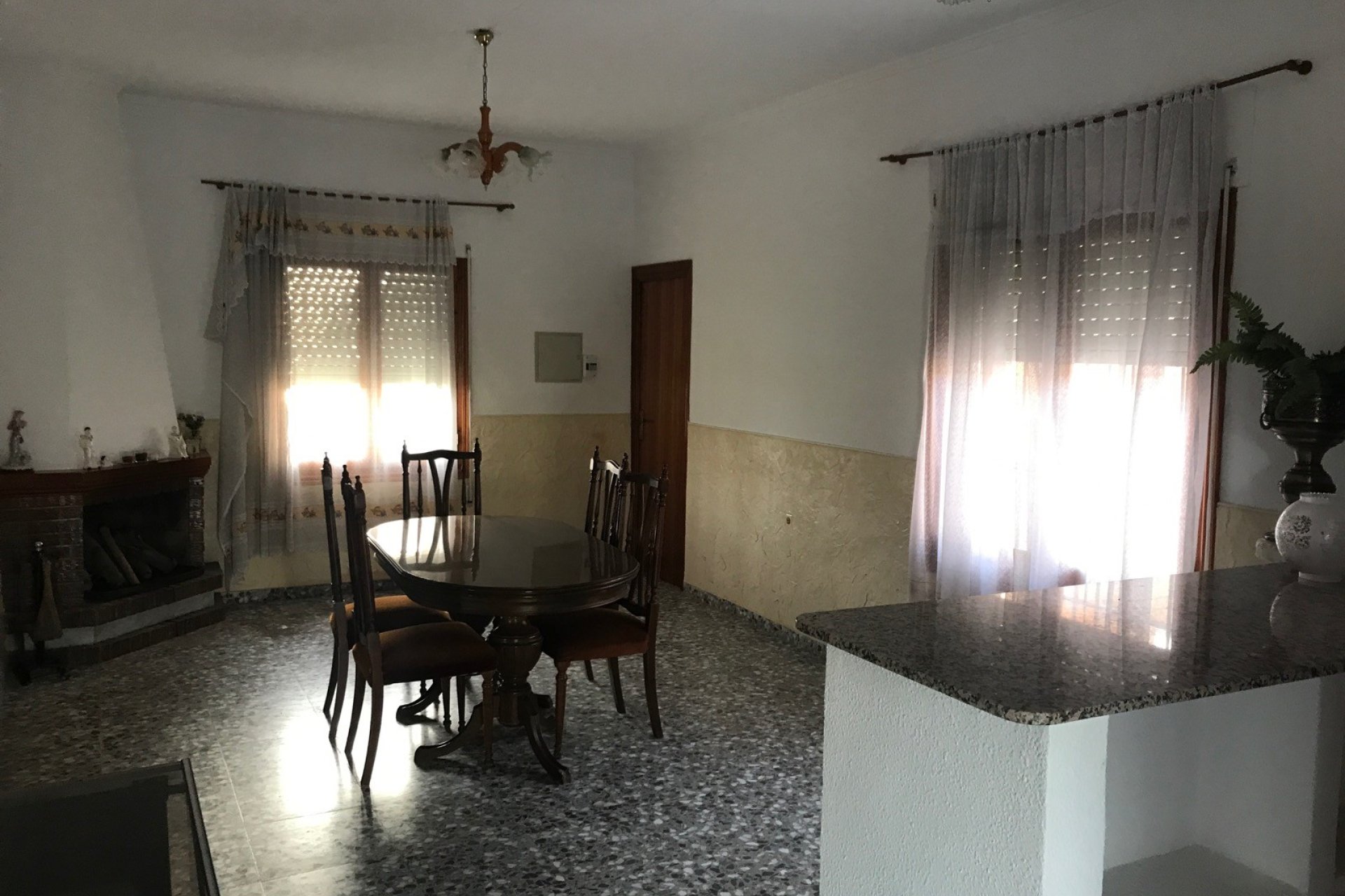Revente - Villa -
Redován - Inland