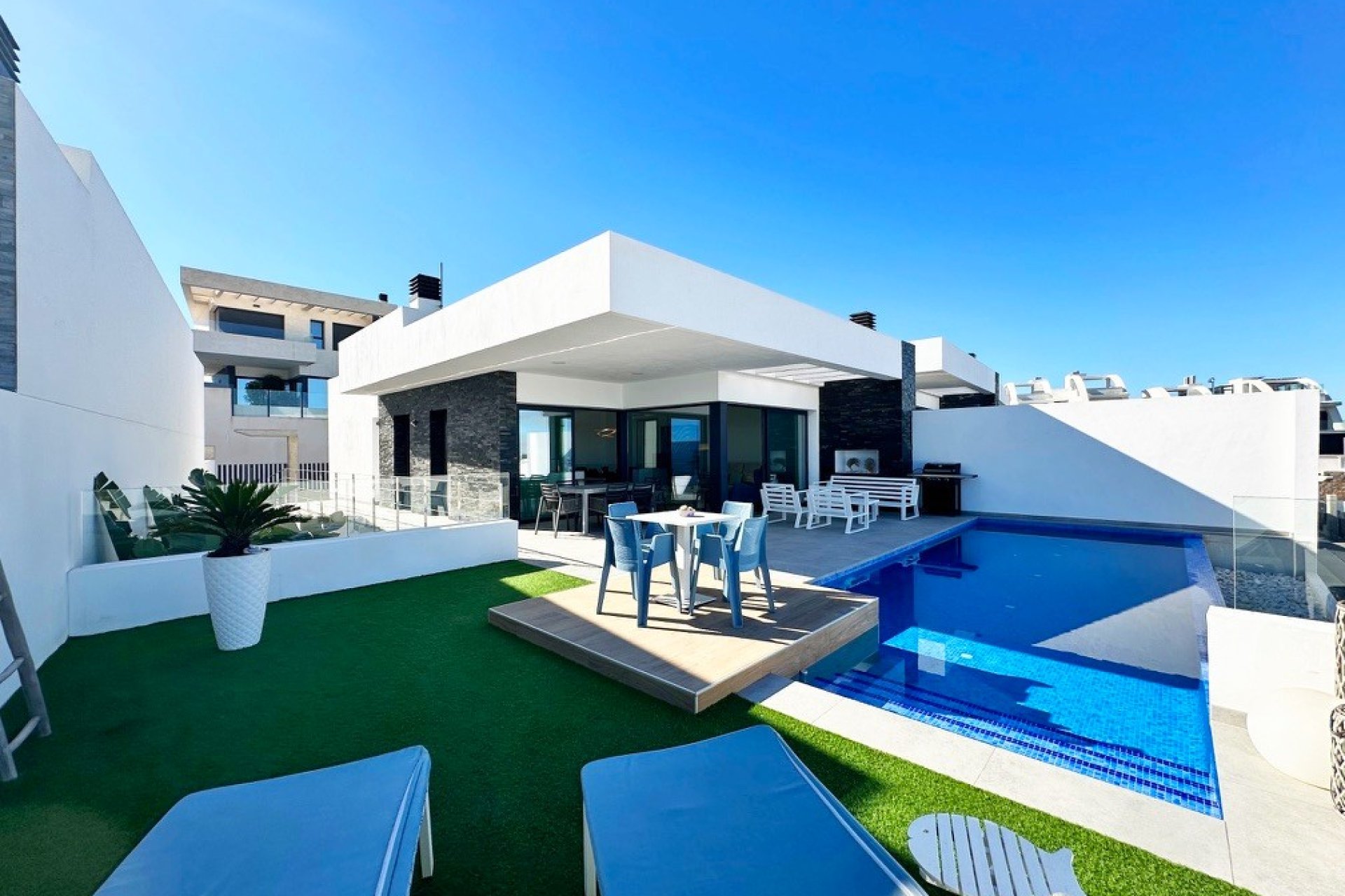 Revente - Villa -
Rojales - Inland