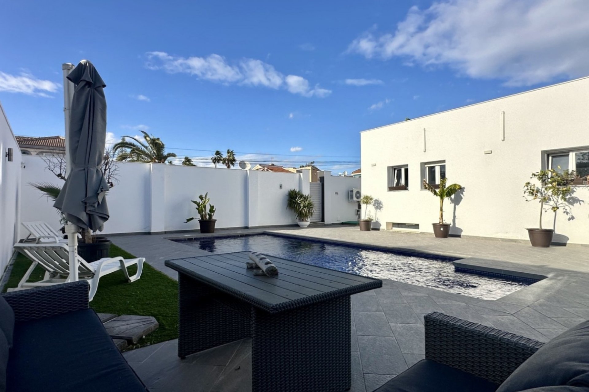 Revente - Villa -
Rojales - Inland