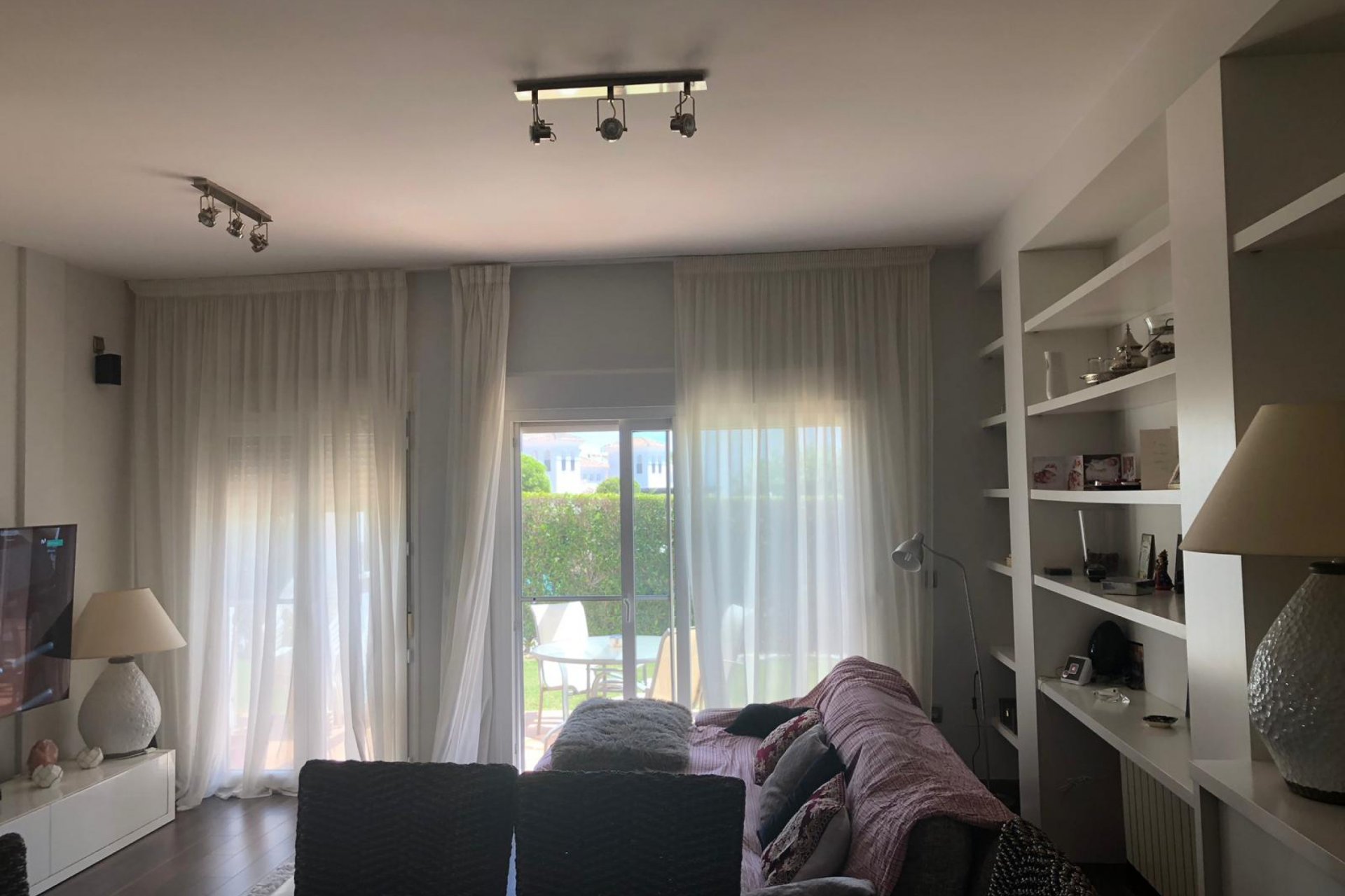 Revente - Villa -
Roldan - Inland