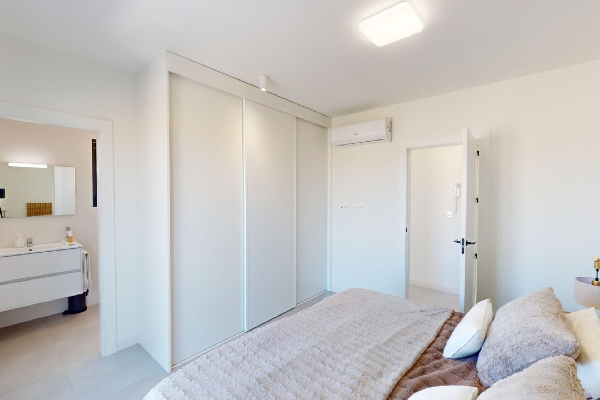 Revente - Villa -
Roldan - Inland