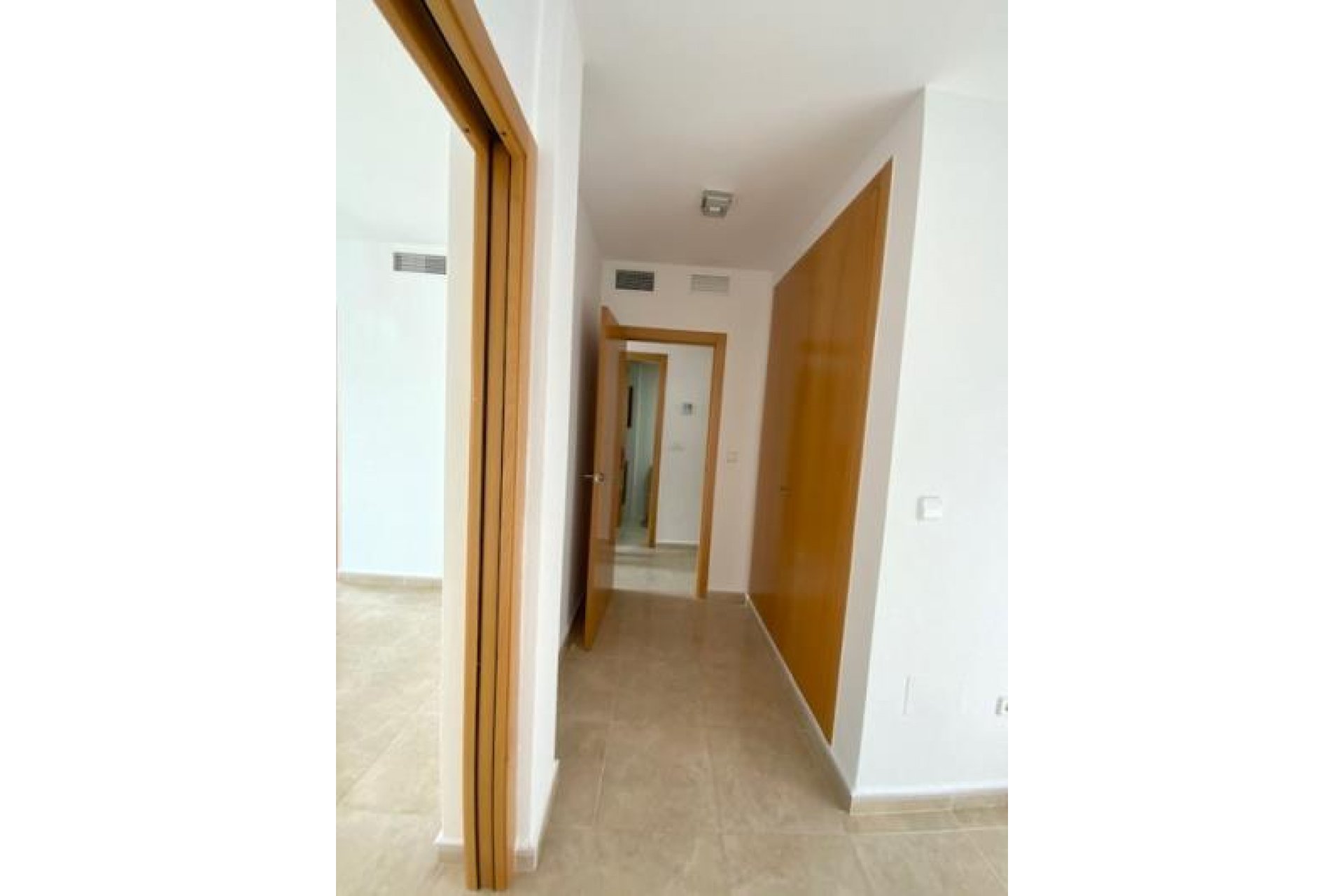 Revente - Villa -
Roldan - Inland