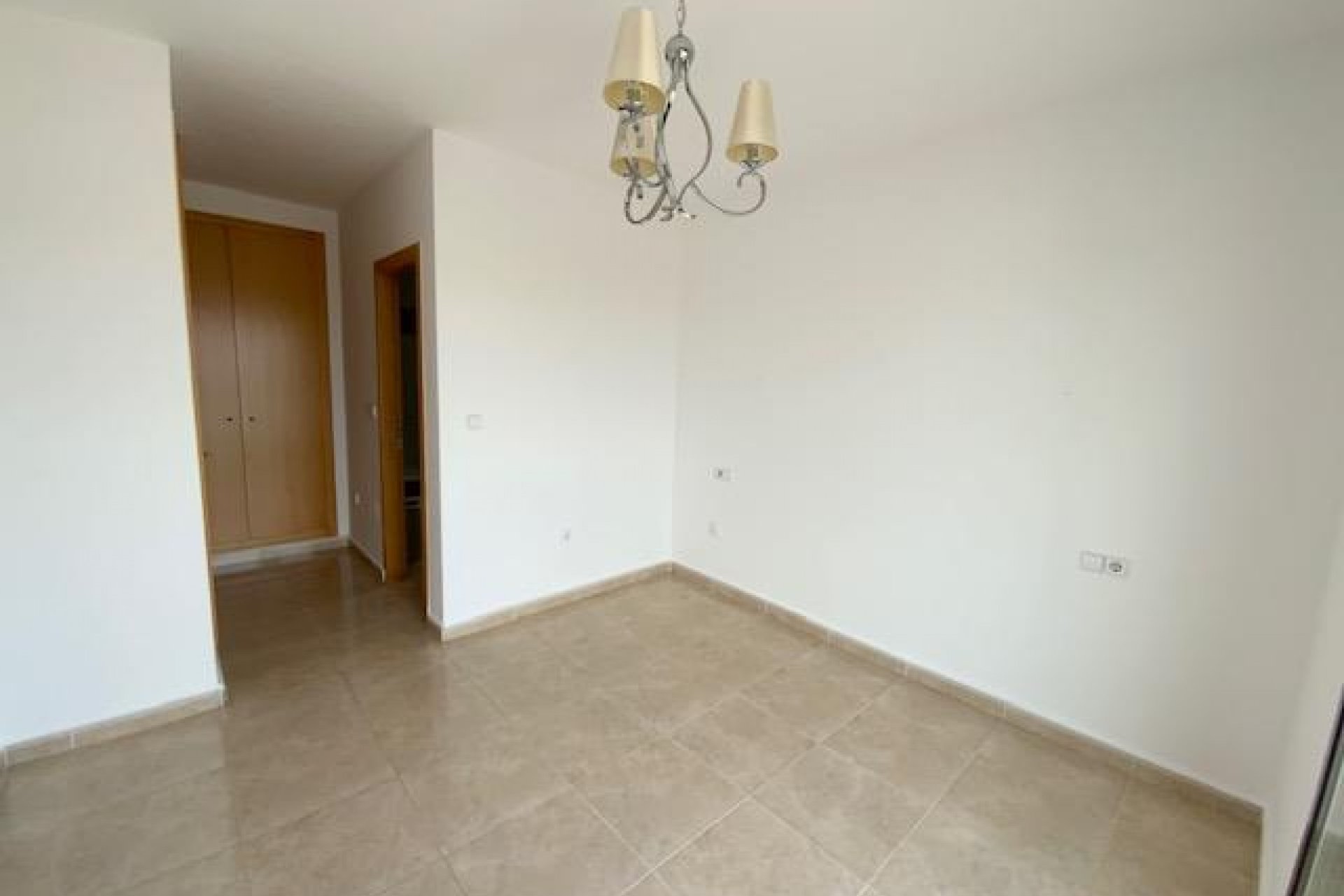 Revente - Villa -
Roldan - Inland