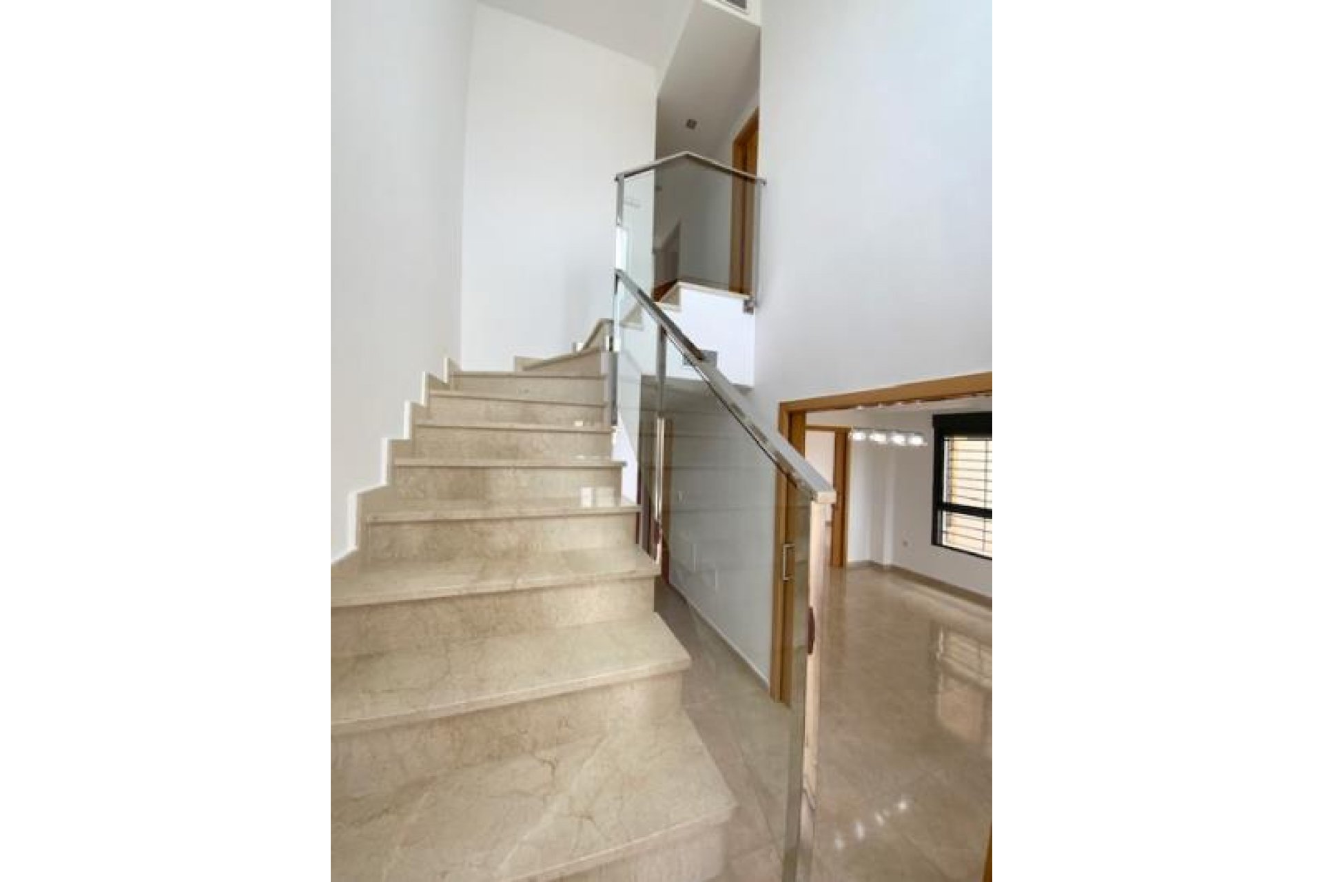 Revente - Villa -
Roldan - Inland