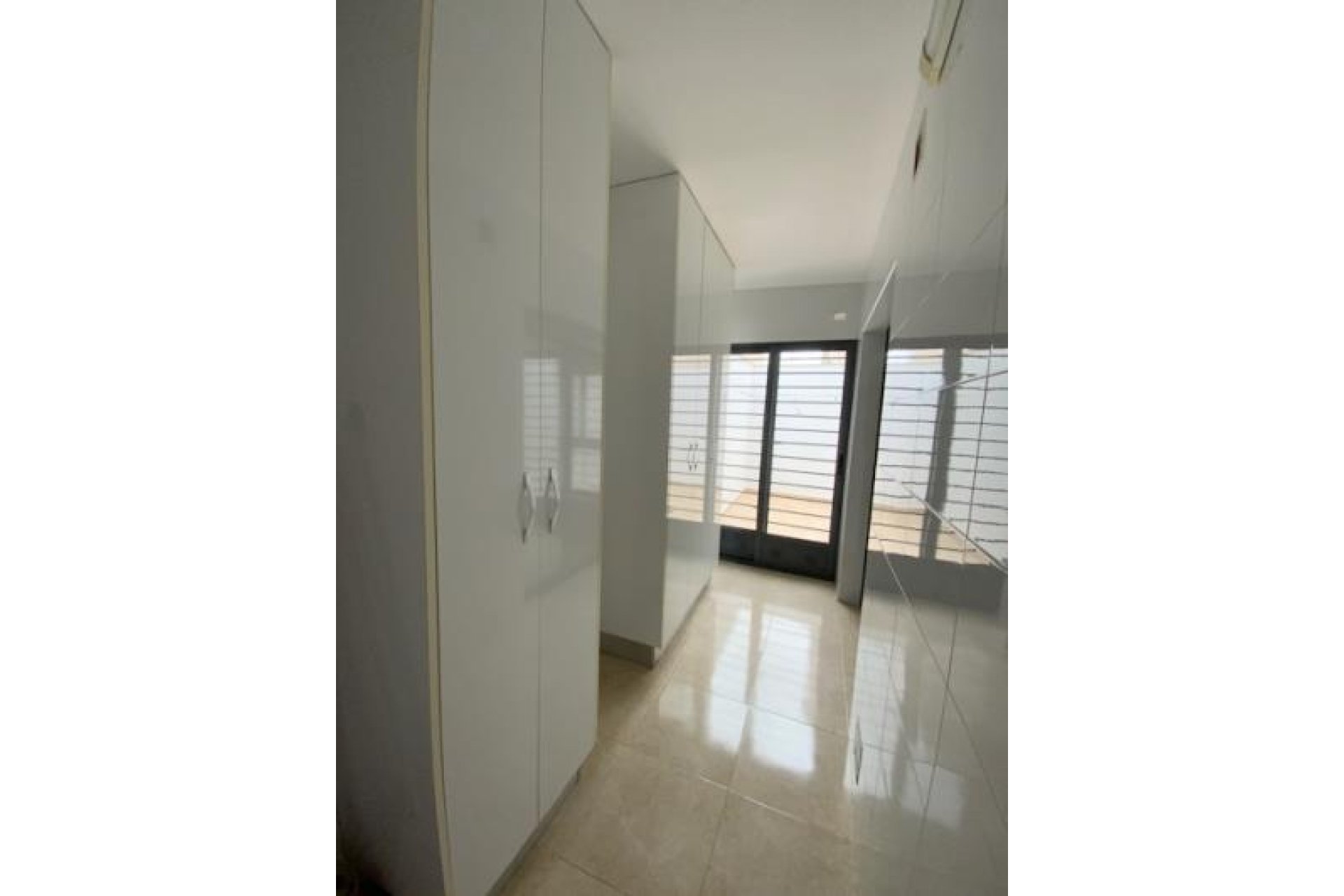 Revente - Villa -
Roldan - Inland