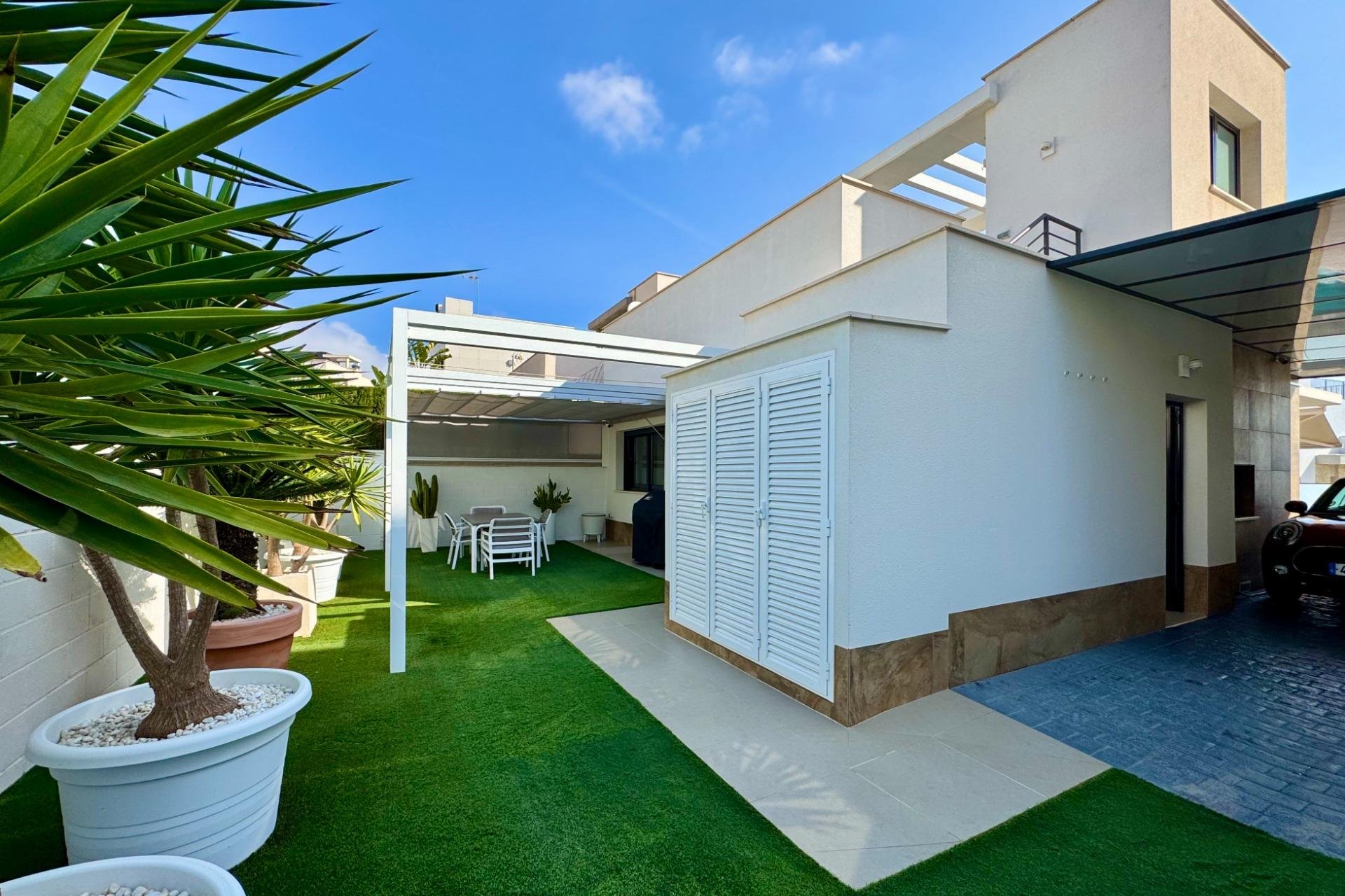 Revente - Villa -
San Miguel de Salinas - Bellavista