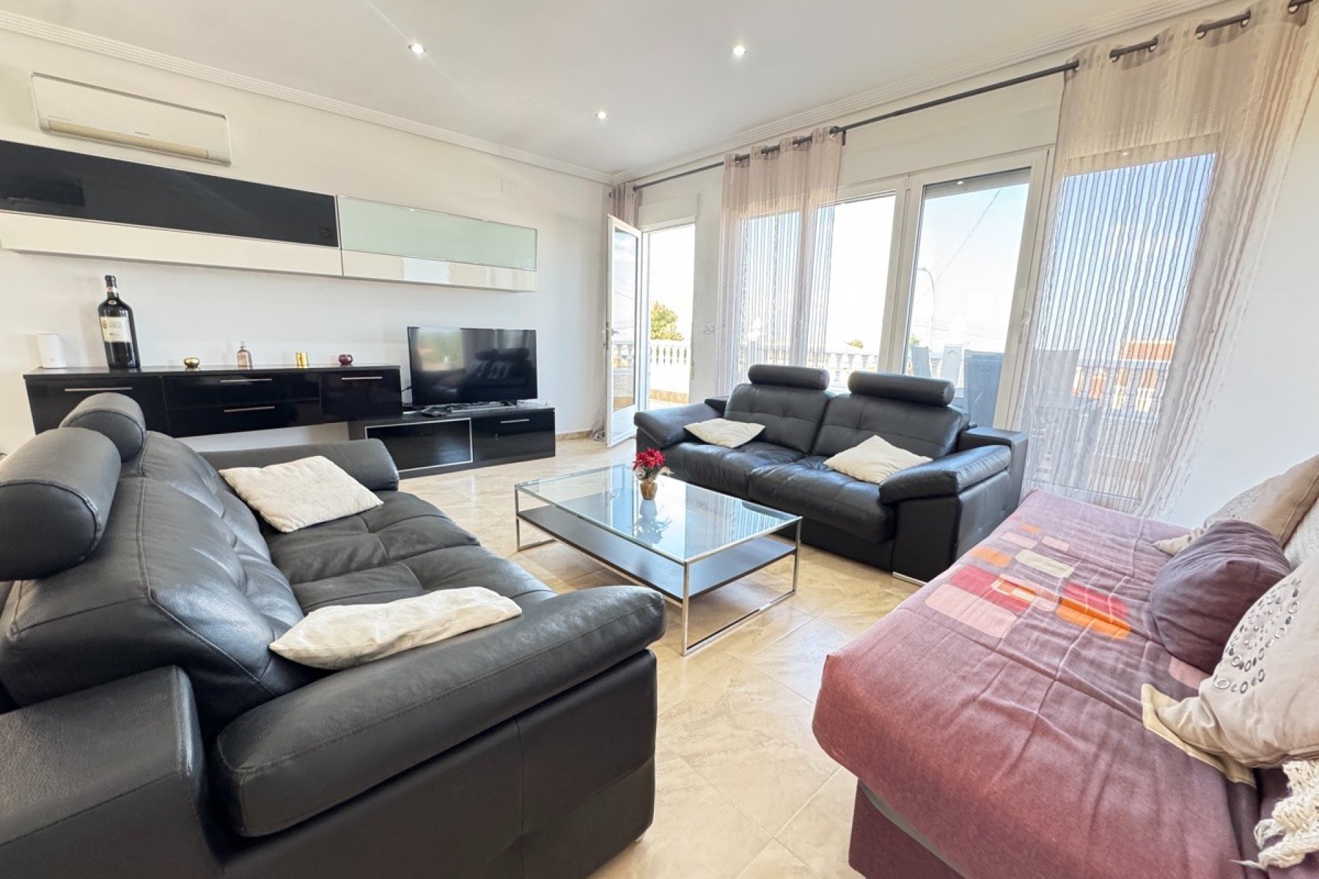 Revente - Villa -
San Miguel de Salinas - Inland