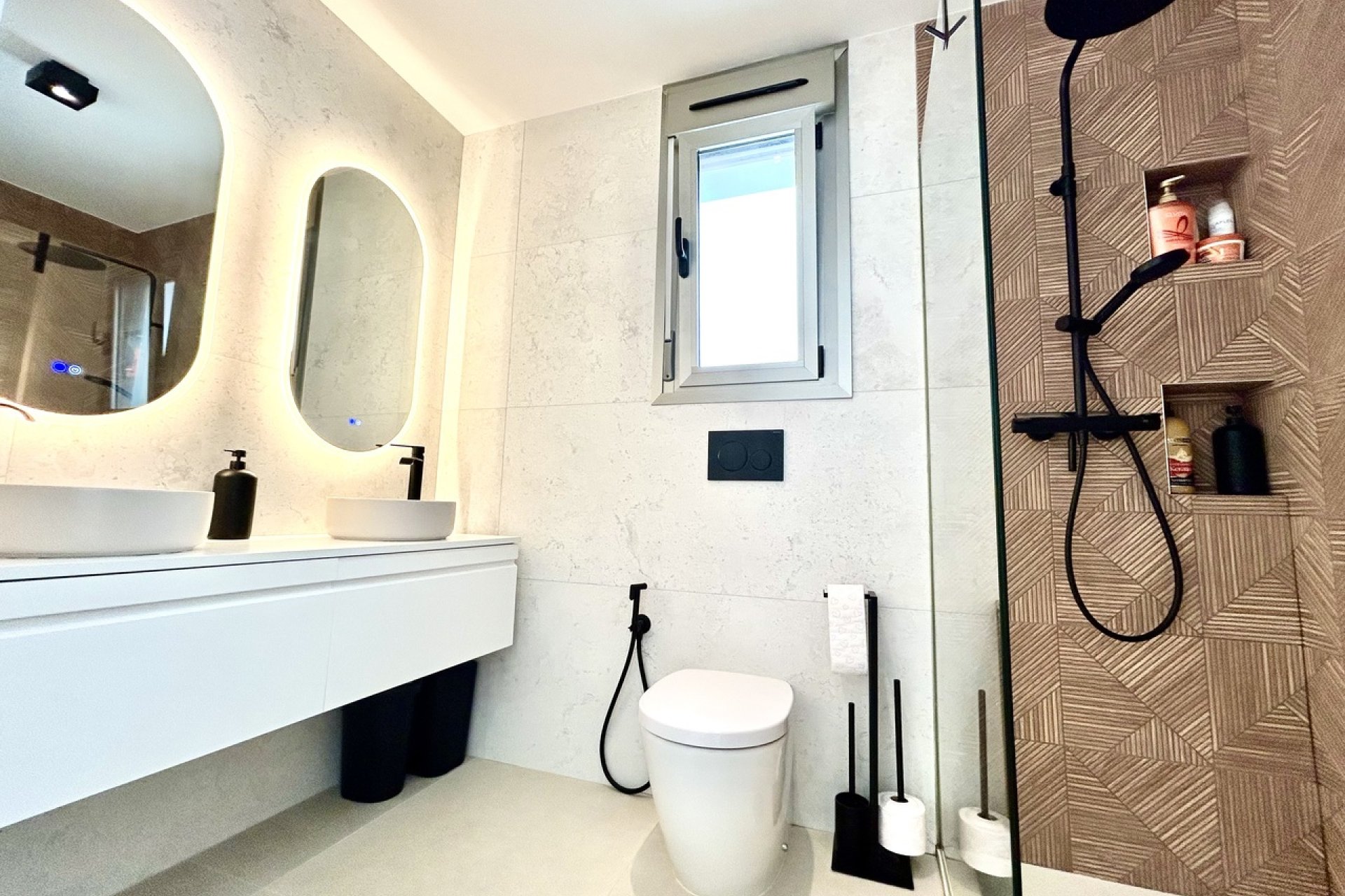 Revente - Villa -
San Miguel de Salinas - Inland