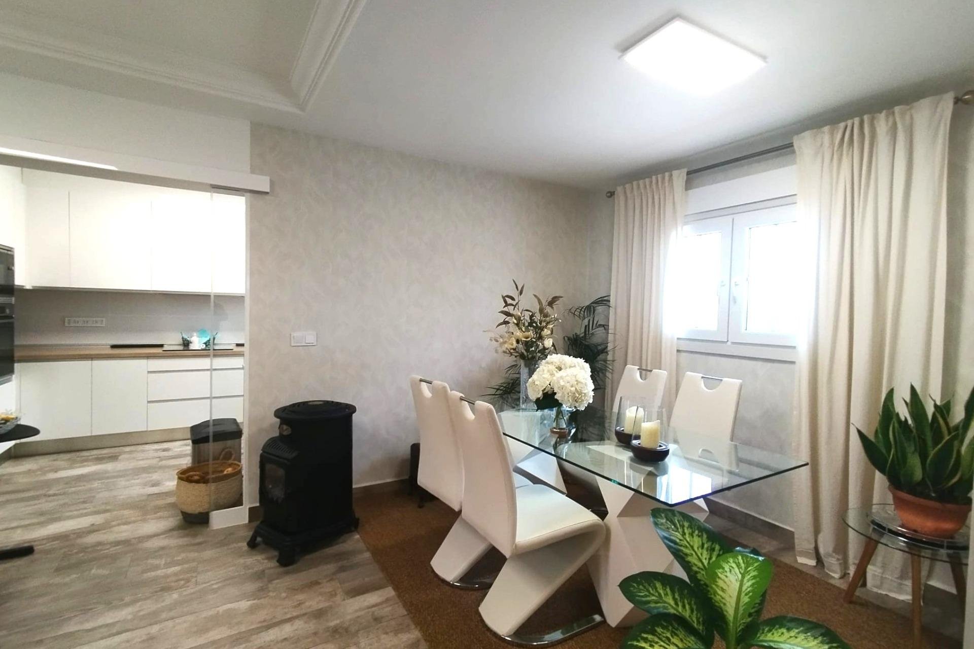 Revente - Villa -
San Miguel de Salinas - Inland