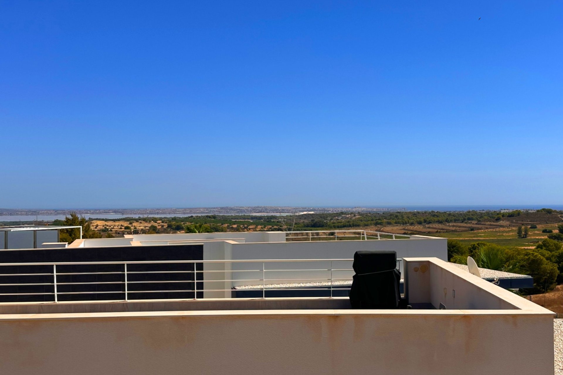 Revente - Villa -
San Miguel de Salinas - Inland