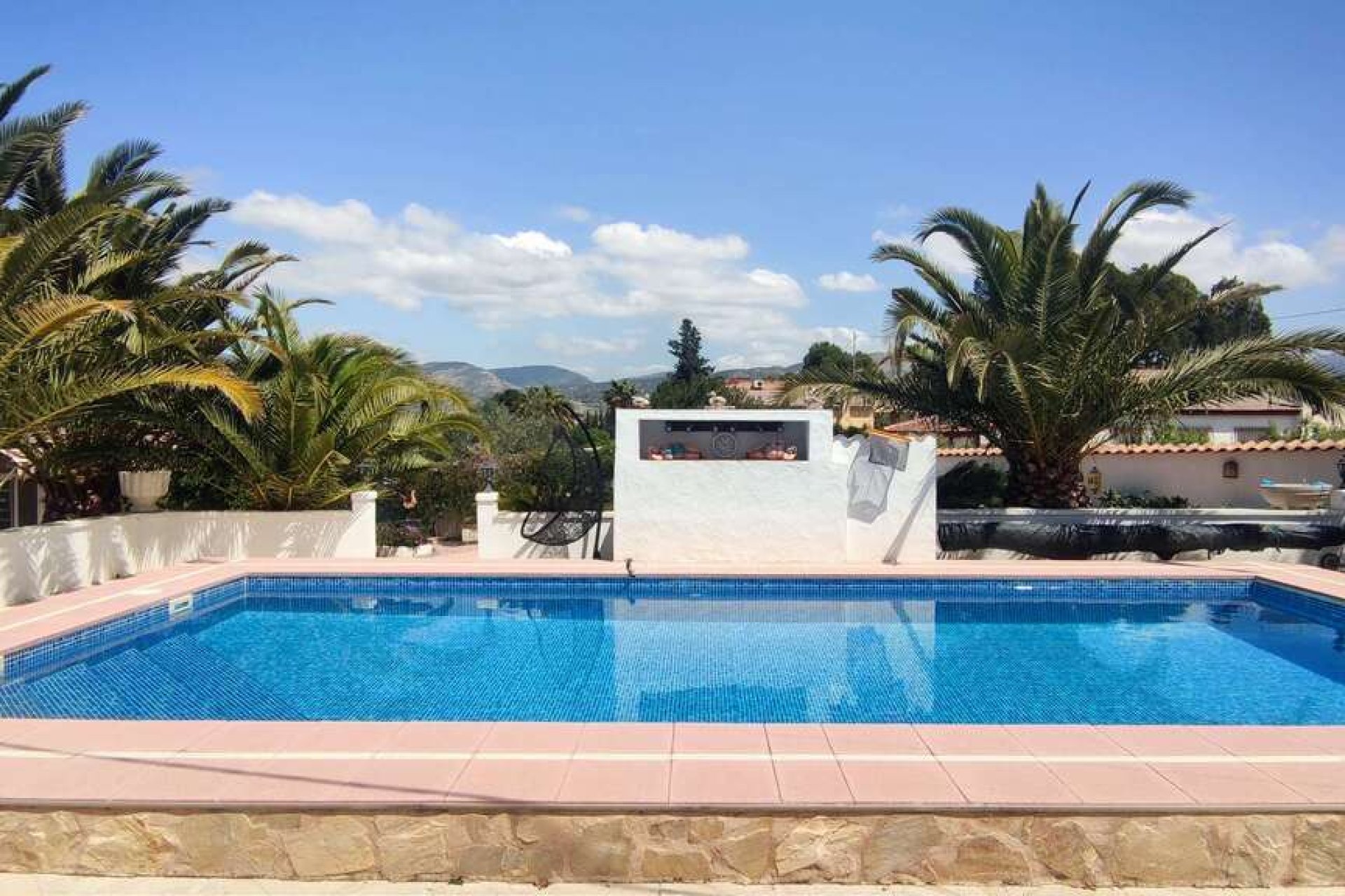 Revente - Villa -
Sax - Inland