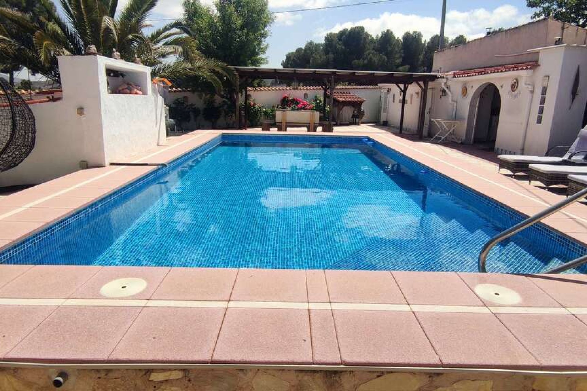 Revente - Villa -
Sax - Inland
