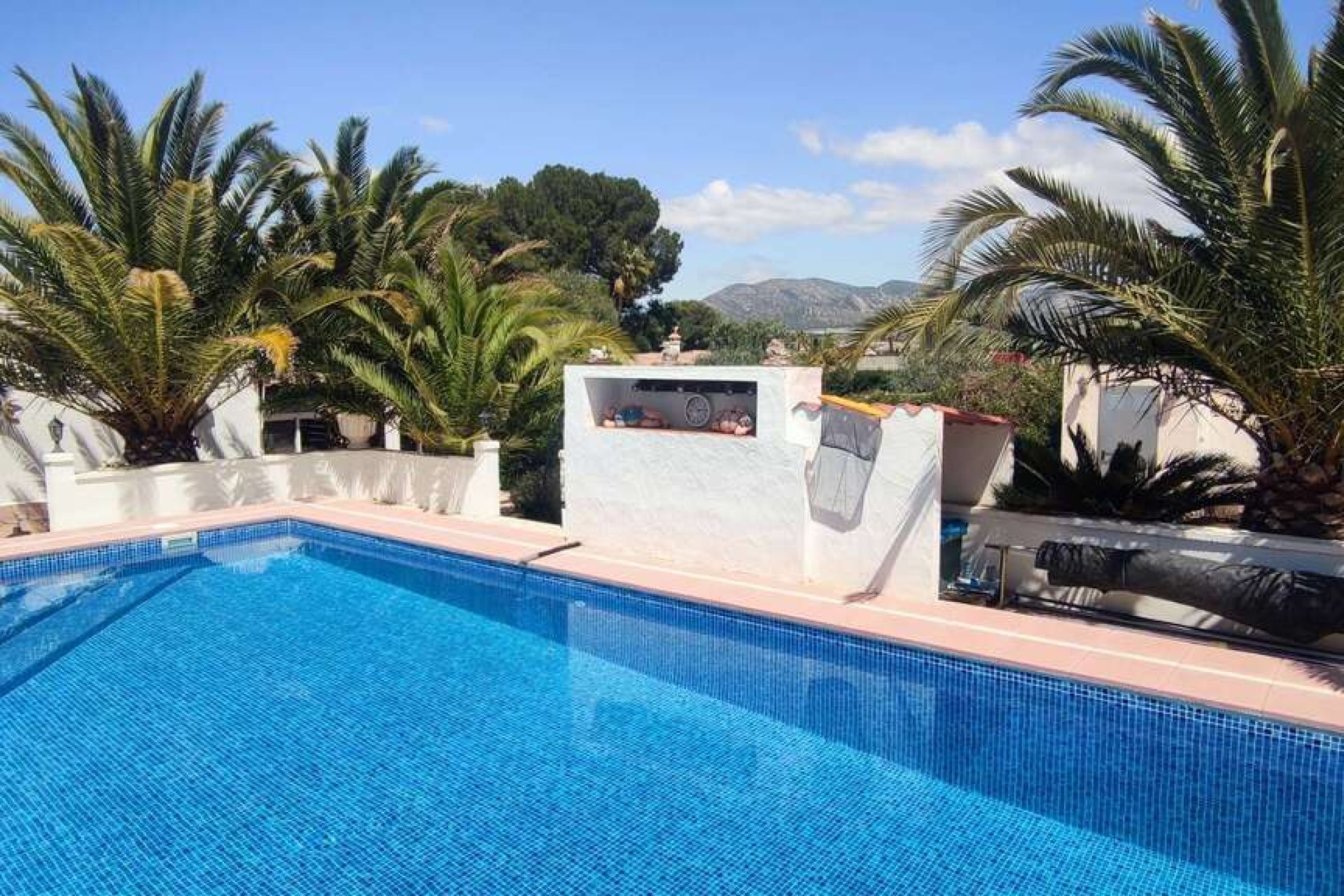 Revente - Villa -
Sax - Inland