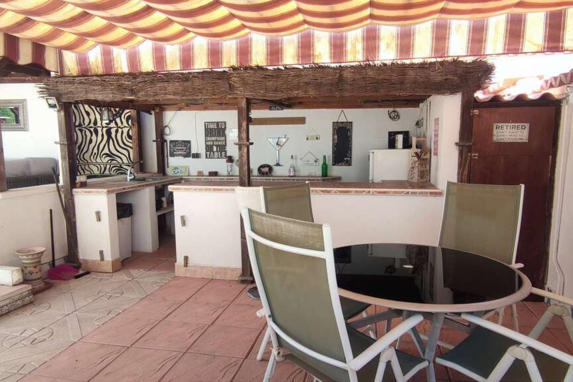 Revente - Villa -
Sax - Inland