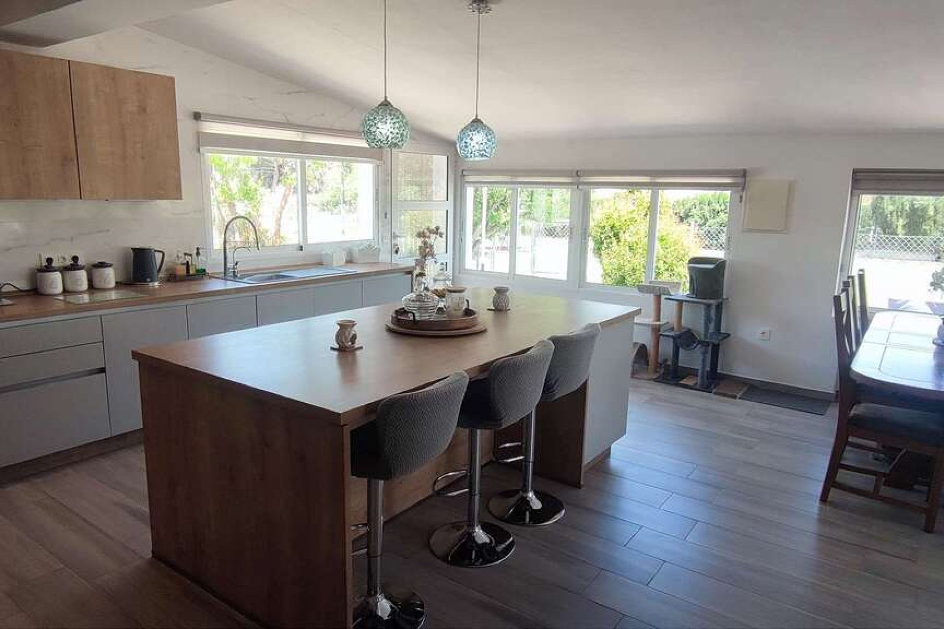 Revente - Villa -
Sax - Inland