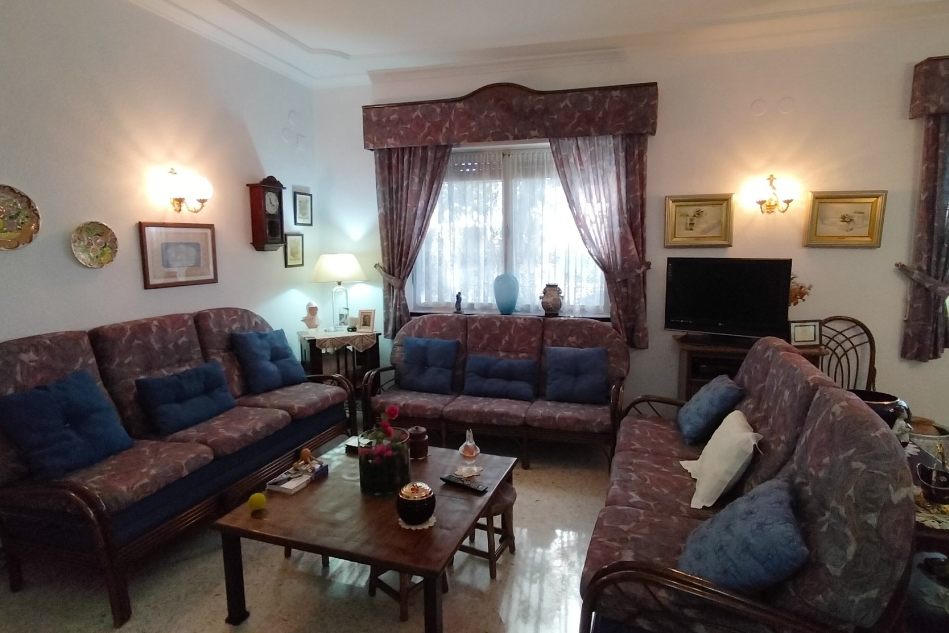 Revente - Villa -
Sax - Inland